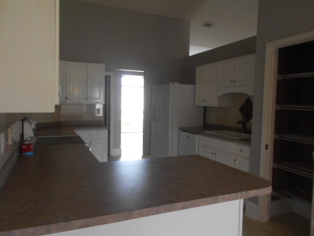 CREETWOOD PLACE - Residential Lease