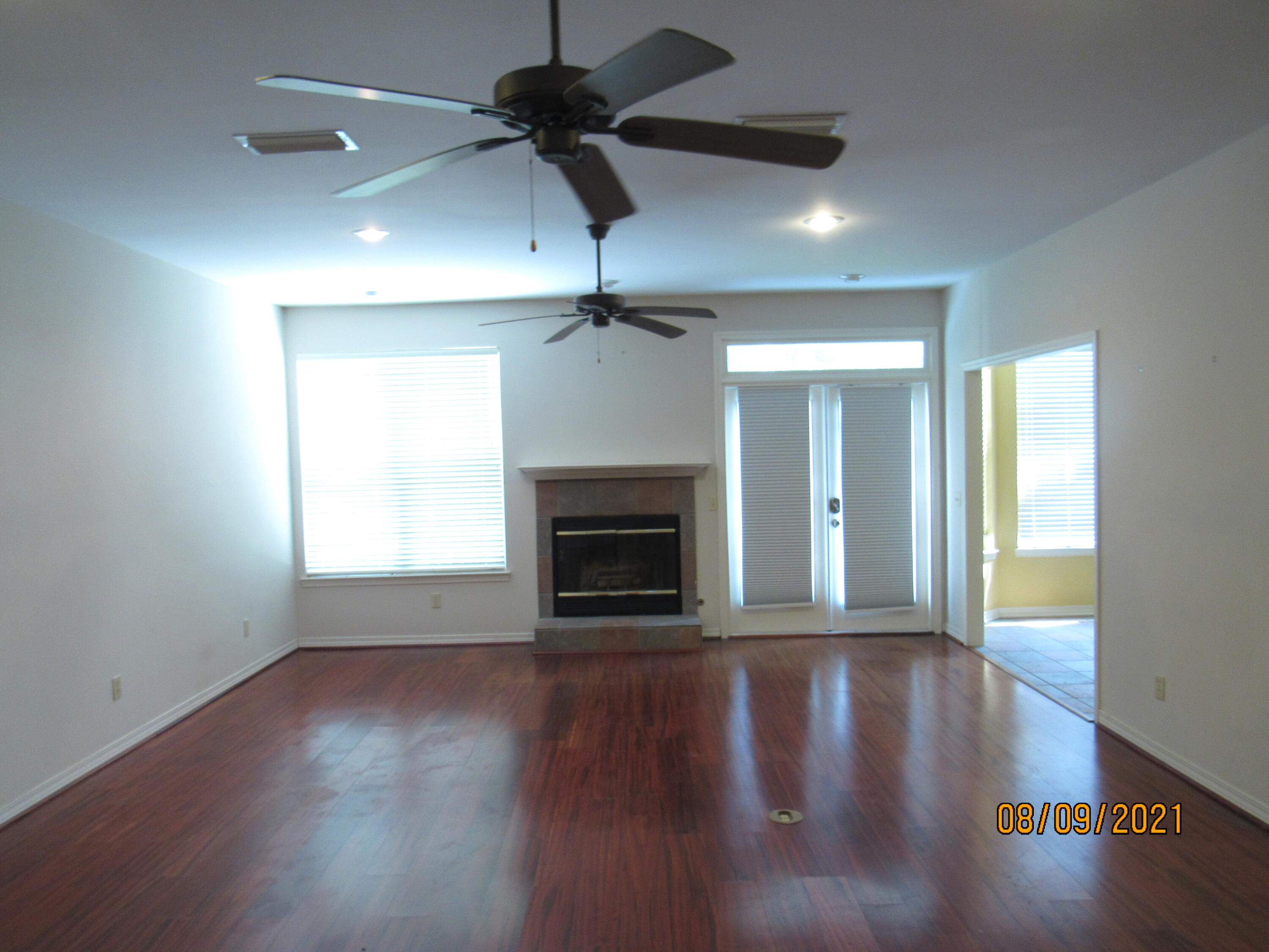 BAY GROVE - Residential Lease