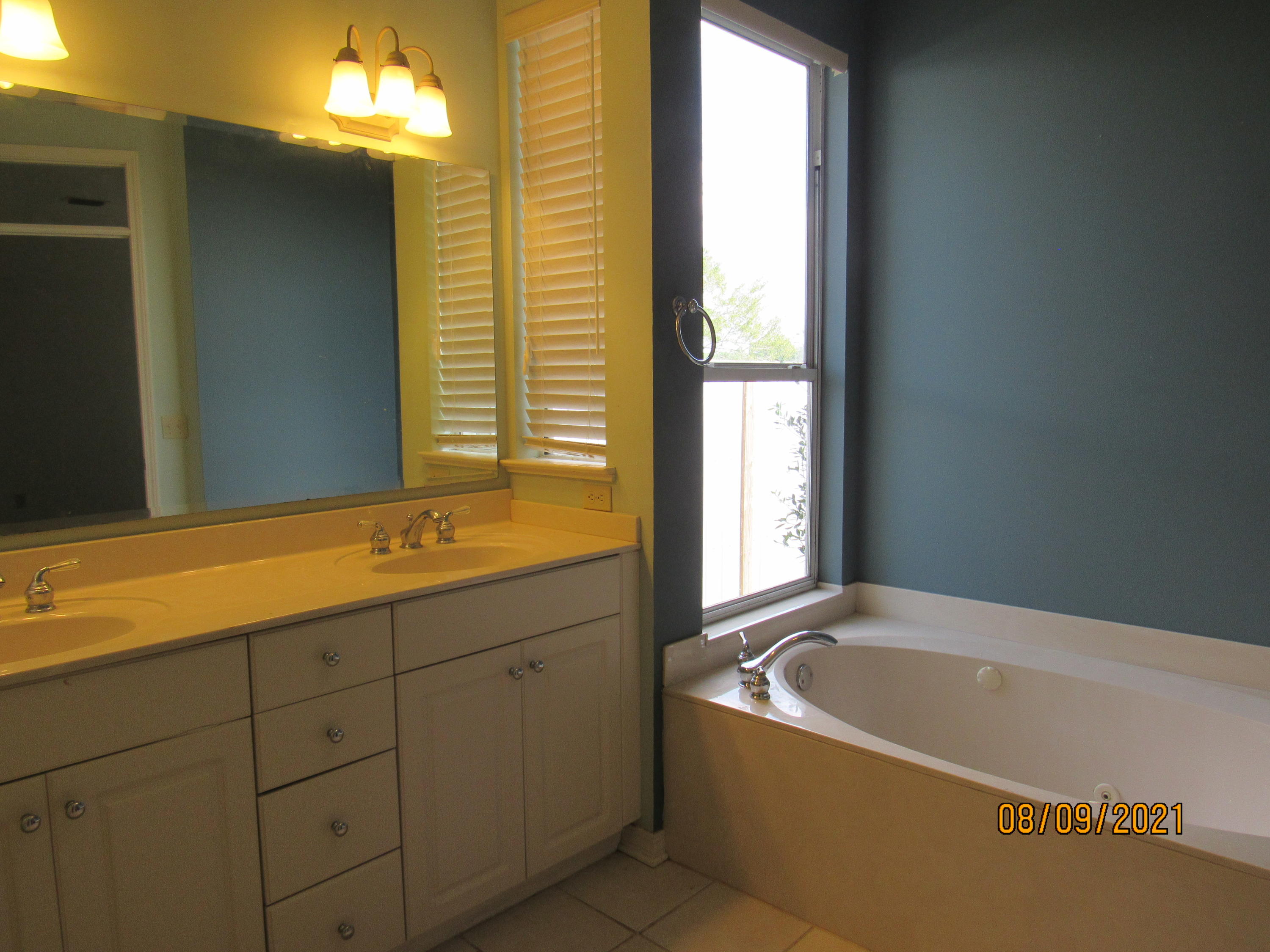 BAY GROVE - Residential Lease