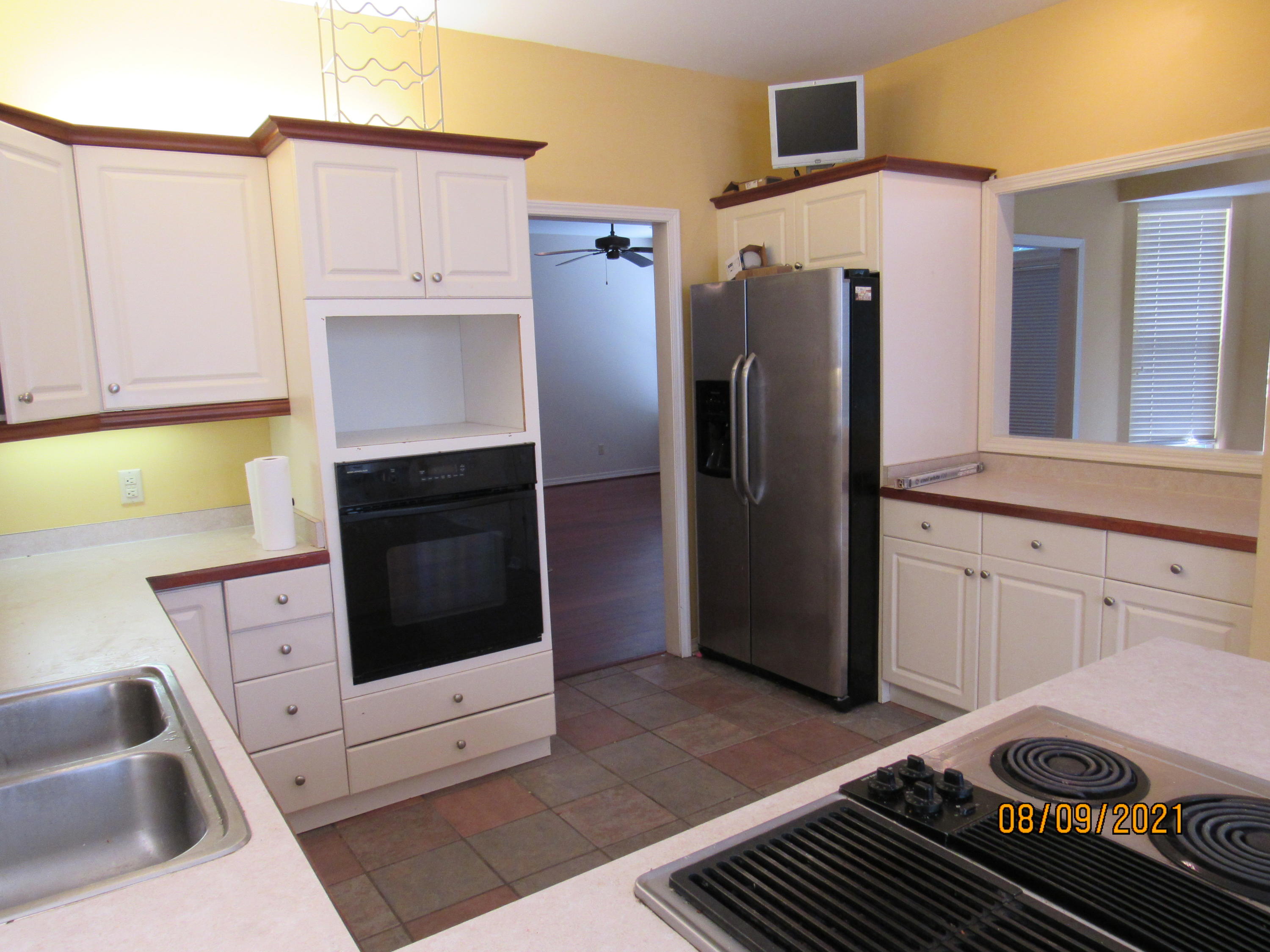 BAY GROVE - Residential Lease