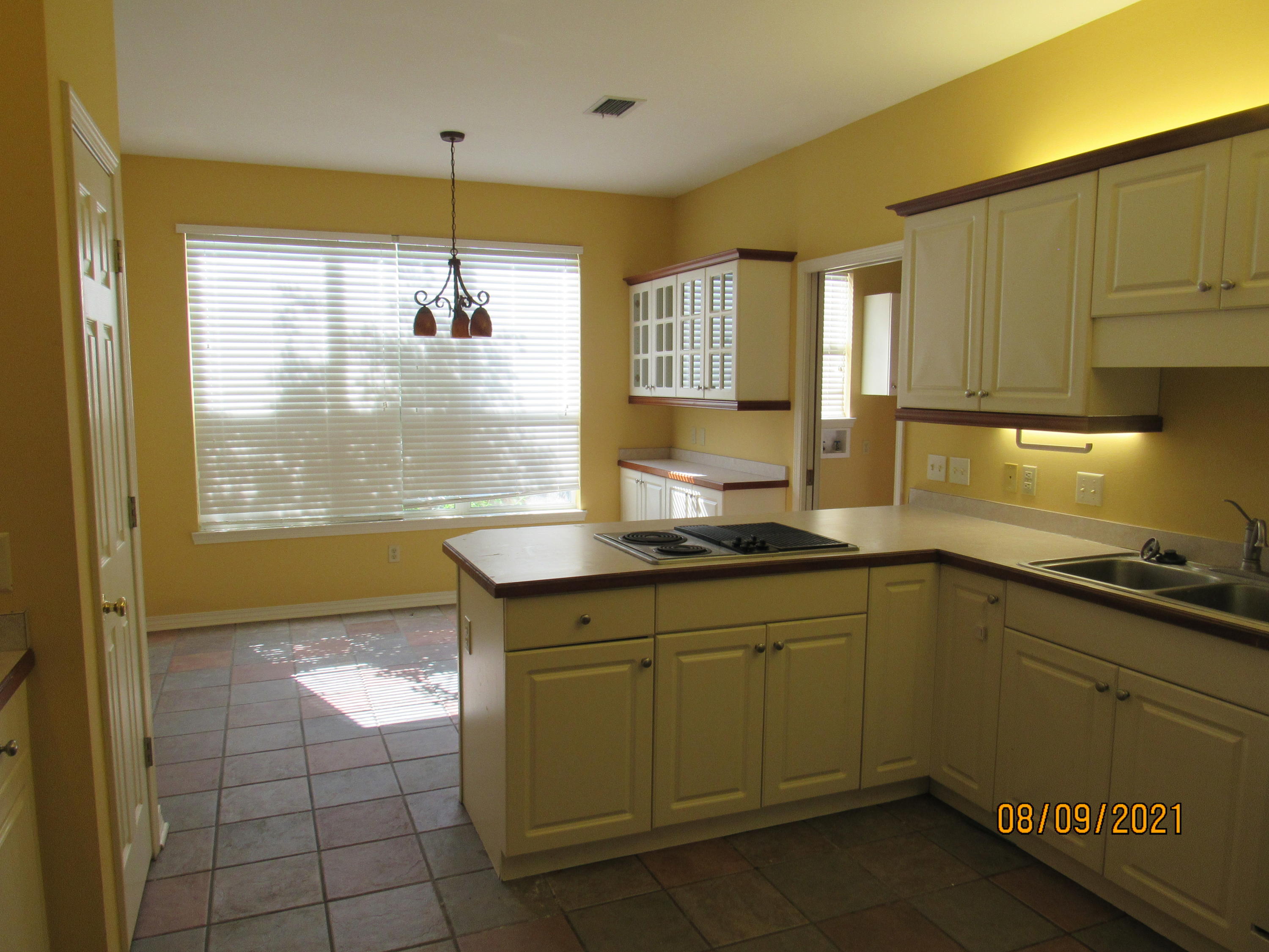 BAY GROVE - Residential Lease