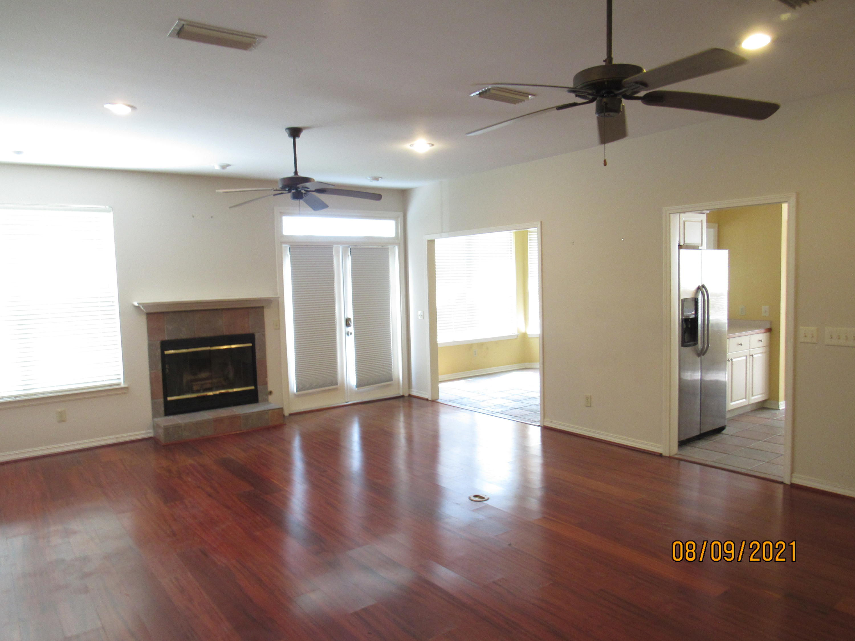BAY GROVE - Residential Lease