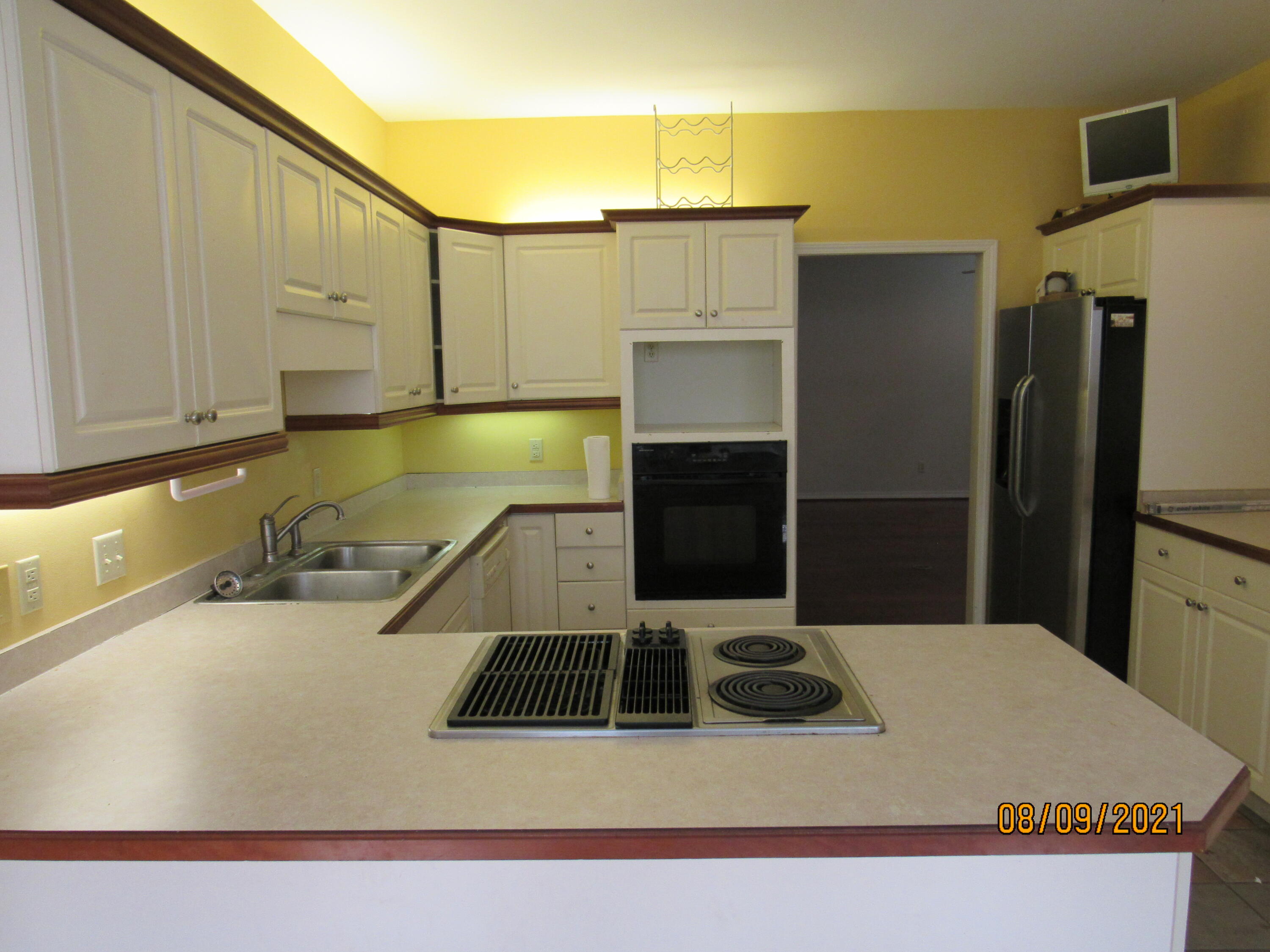 BAY GROVE - Residential Lease