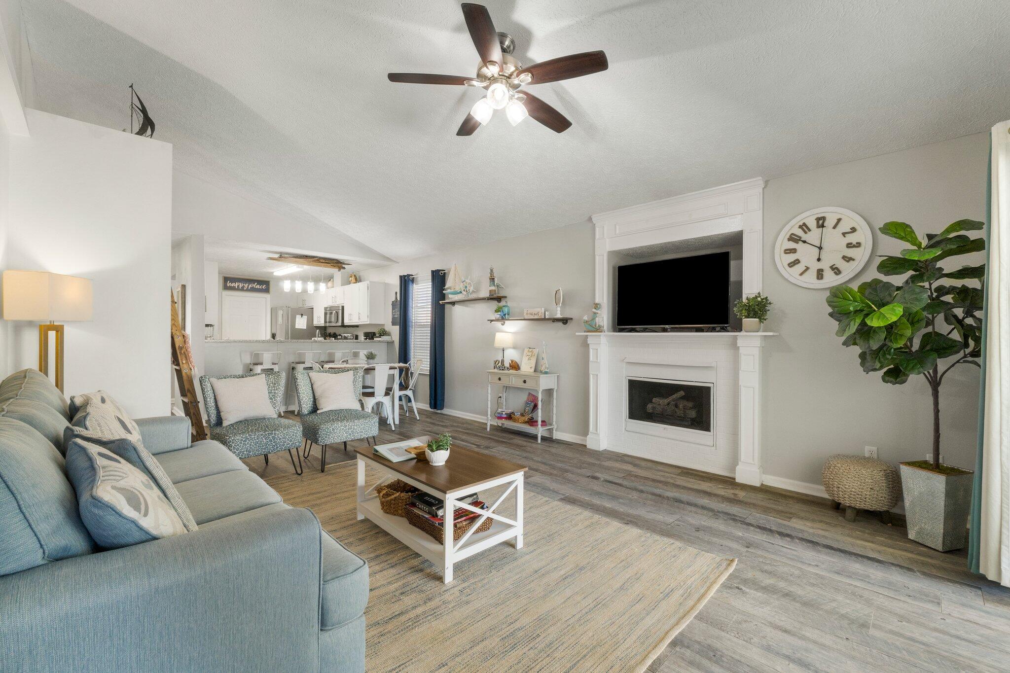 HOLIDAY BEACH - Residential