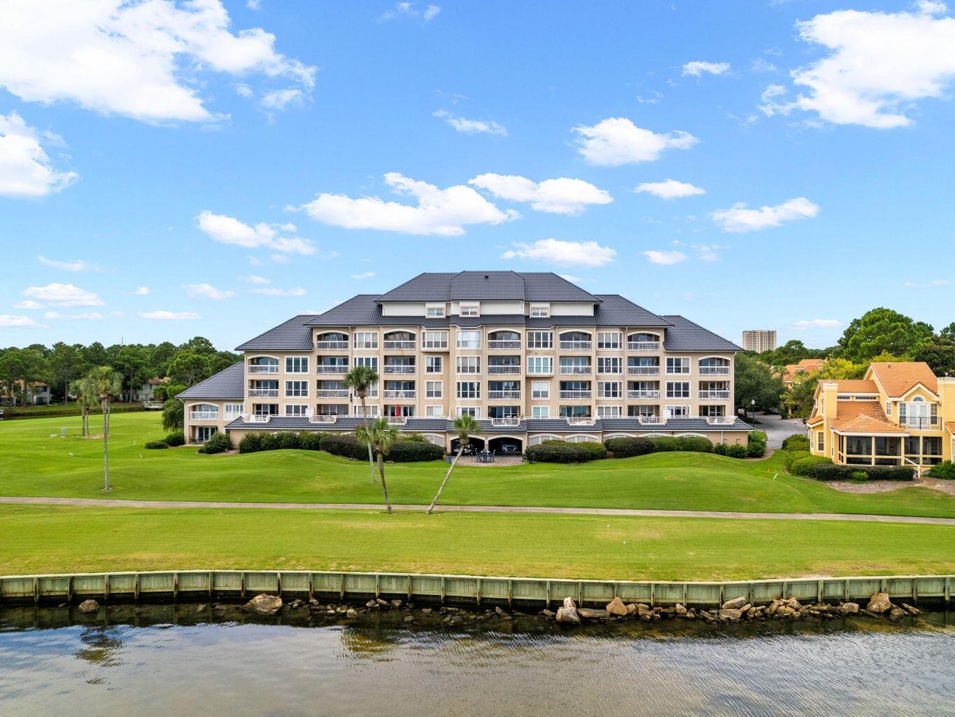 PLAYERS CLUB ON THE BAY THE - Residential