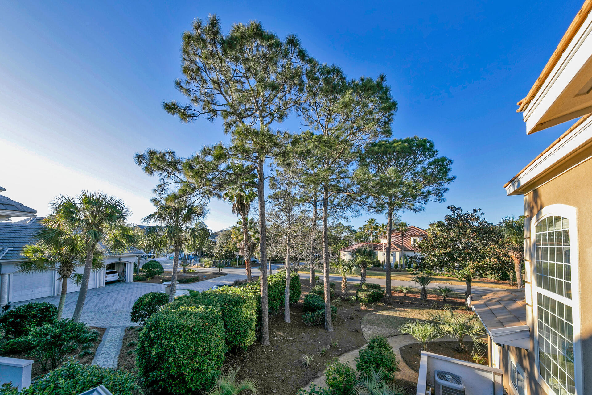 BURNT PINE - Residential
