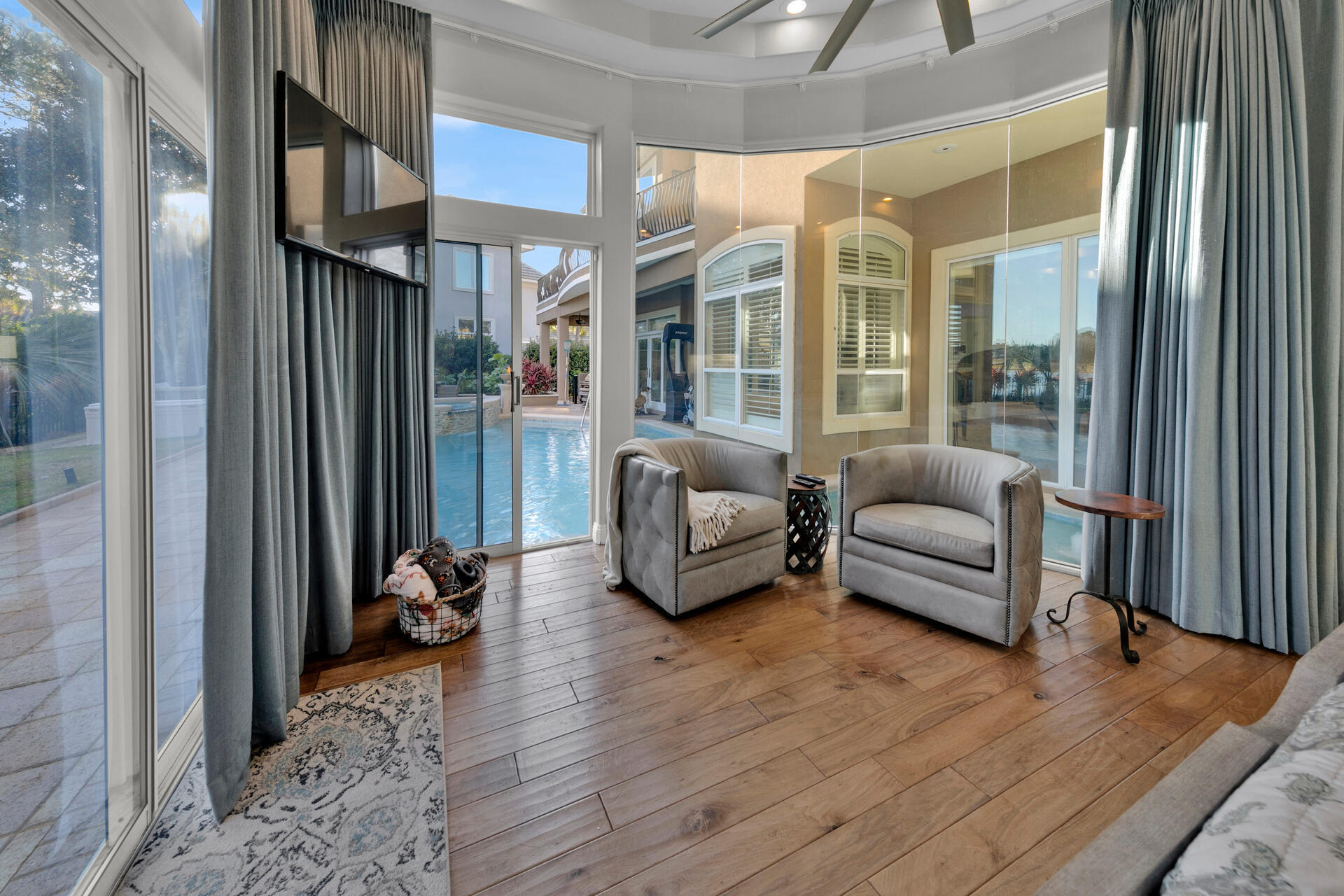 BURNT PINE - Residential
