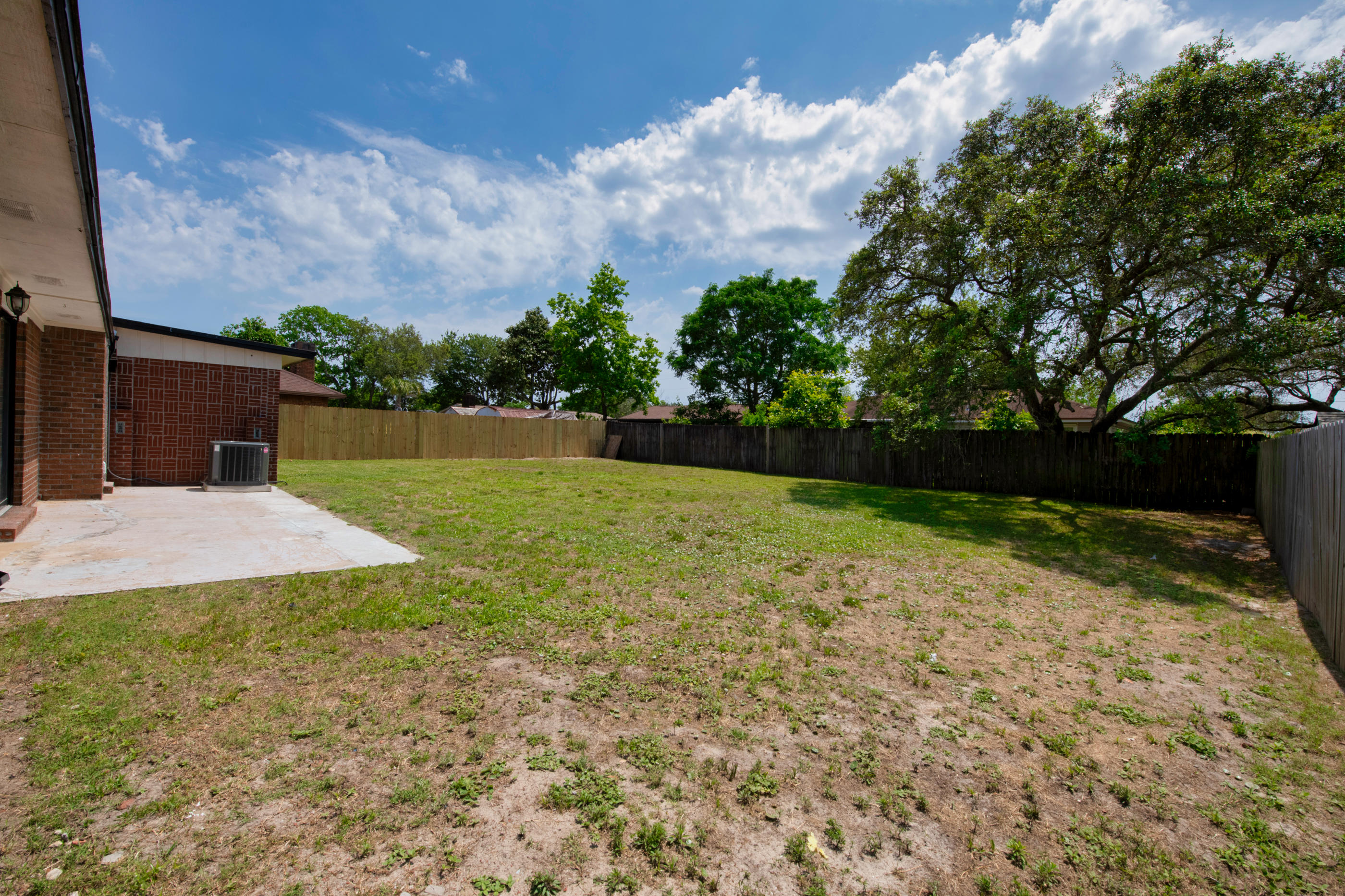 Chateau Pres De La Mer - Residential Lease