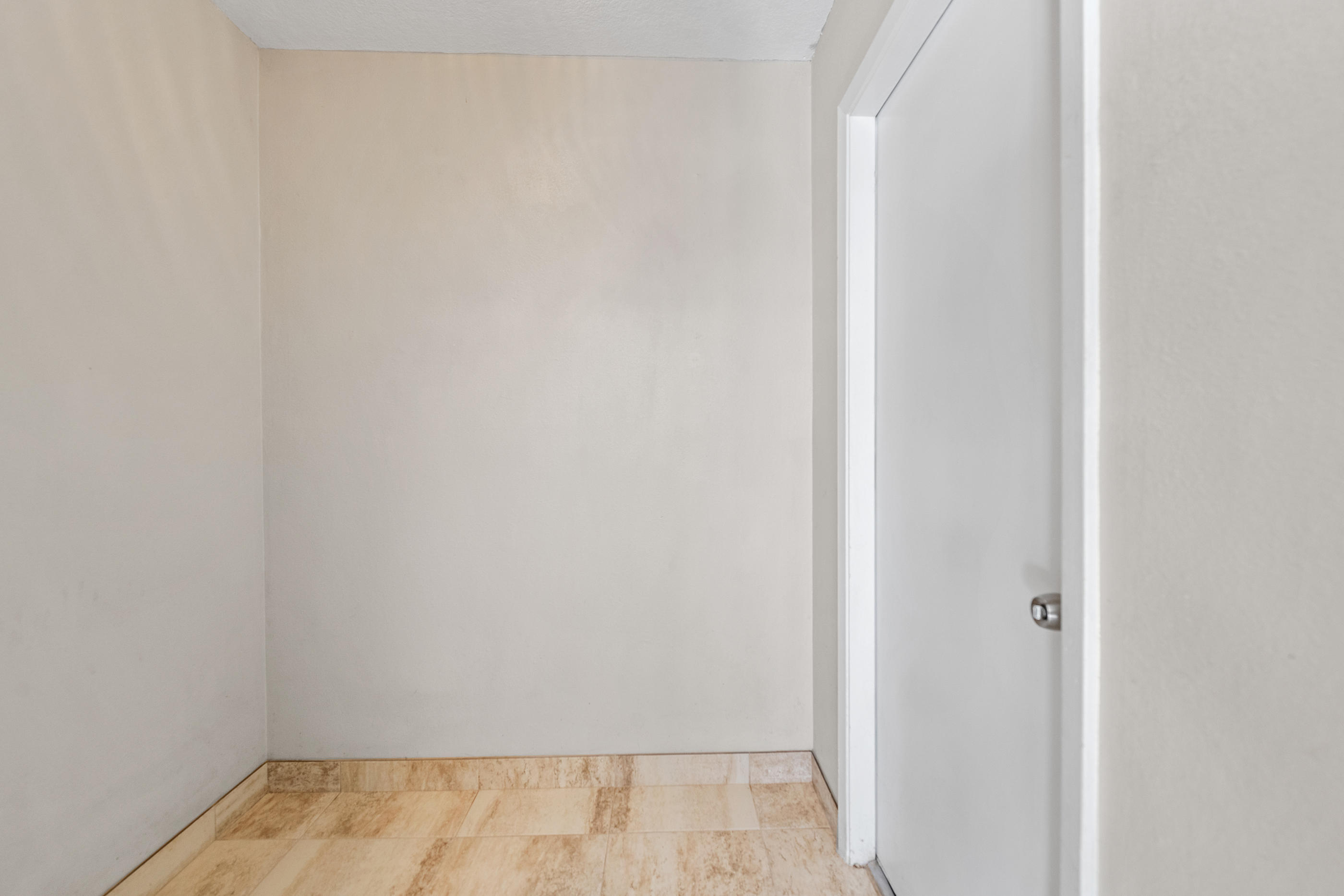 Chateau Pres De La Mer - Residential Lease