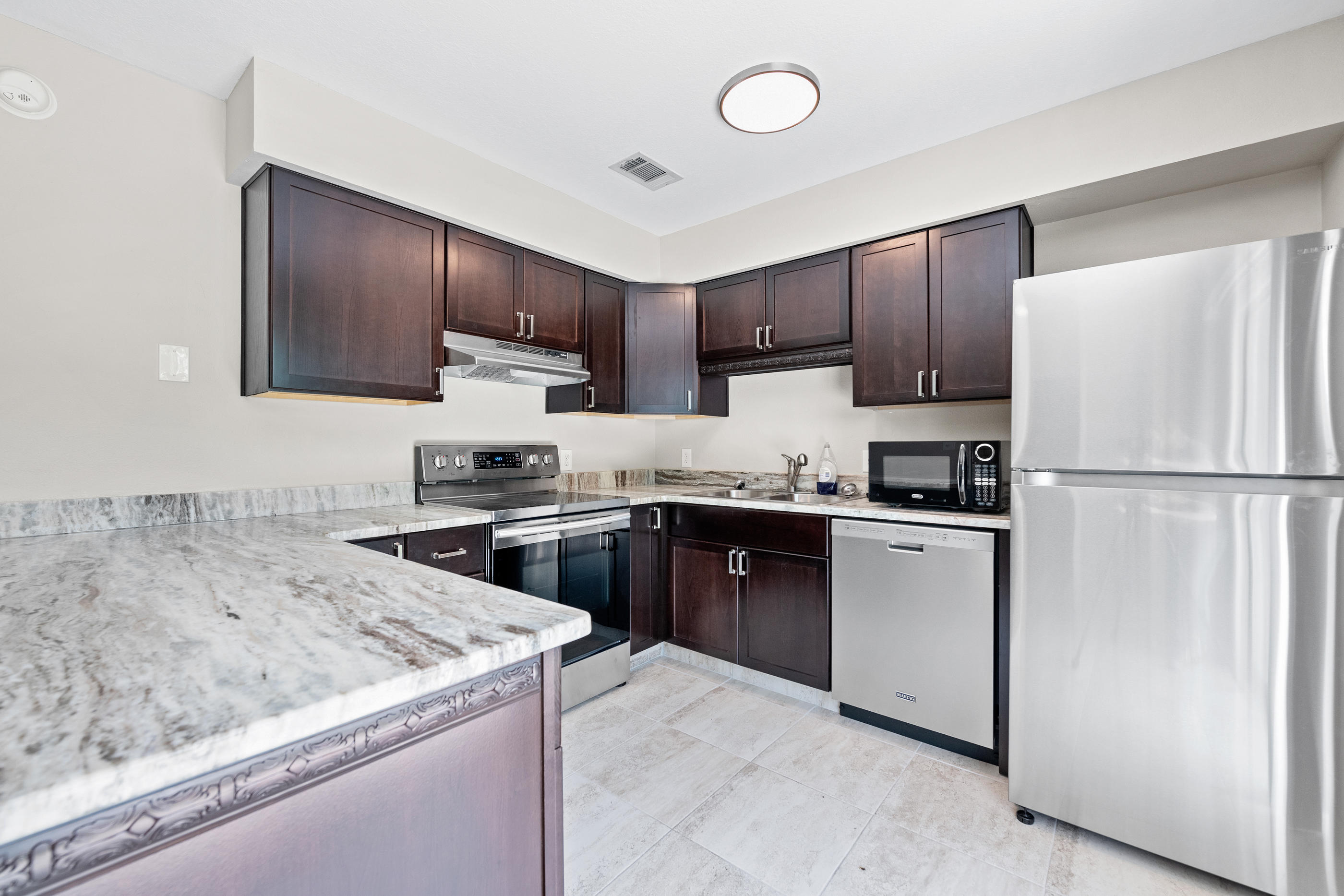 Chateau Pres De La Mer - Residential Lease