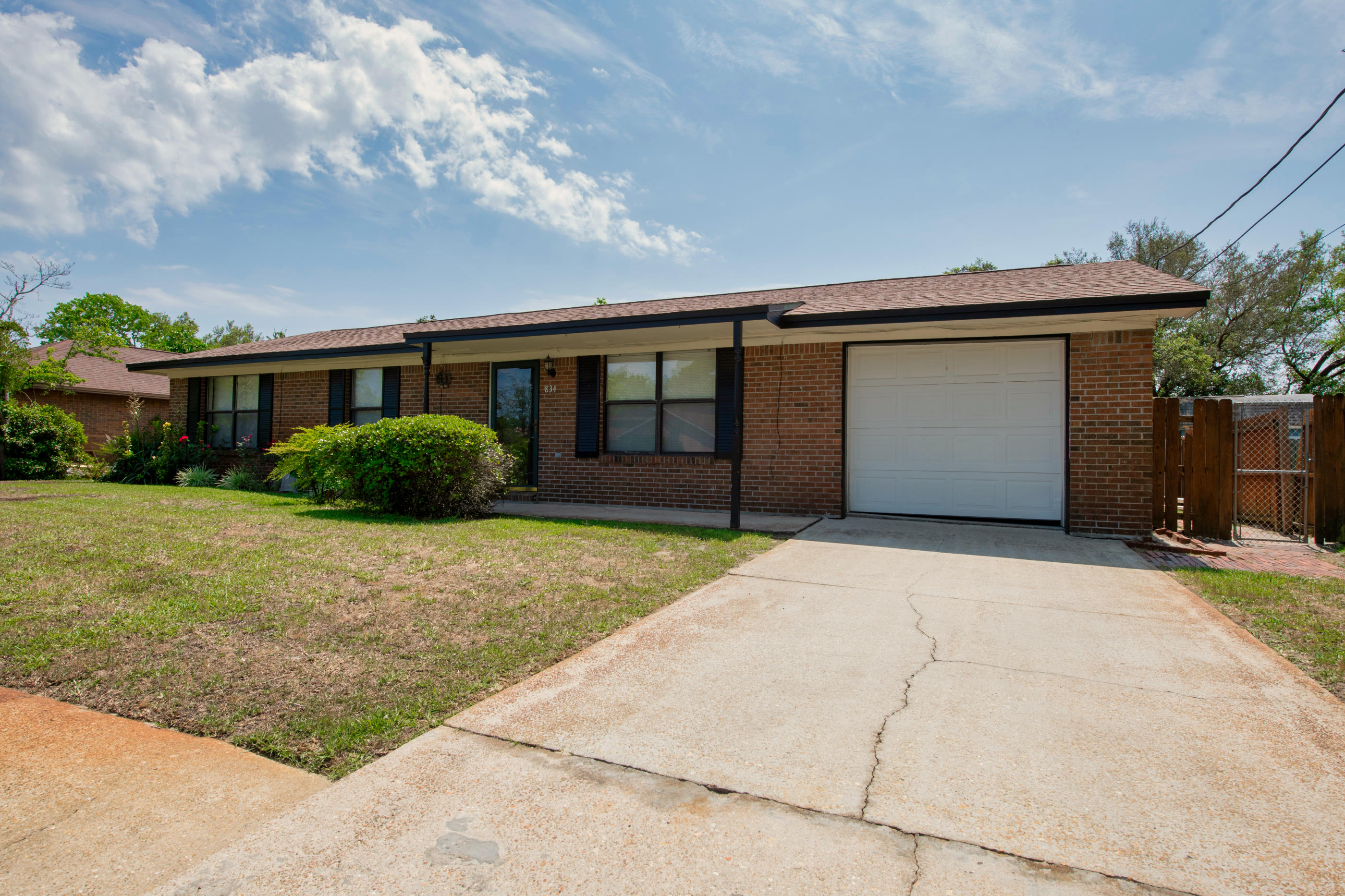 Located just 5 miles west of Hurlburt Field is this cozy 3-bedroom 2 bath. The kitchen has recently been updated with new cabinets, granite counter tops, stainless steel appliances and fresh paint. Just a short commute to Hurlburt Field, the beach or shopping.