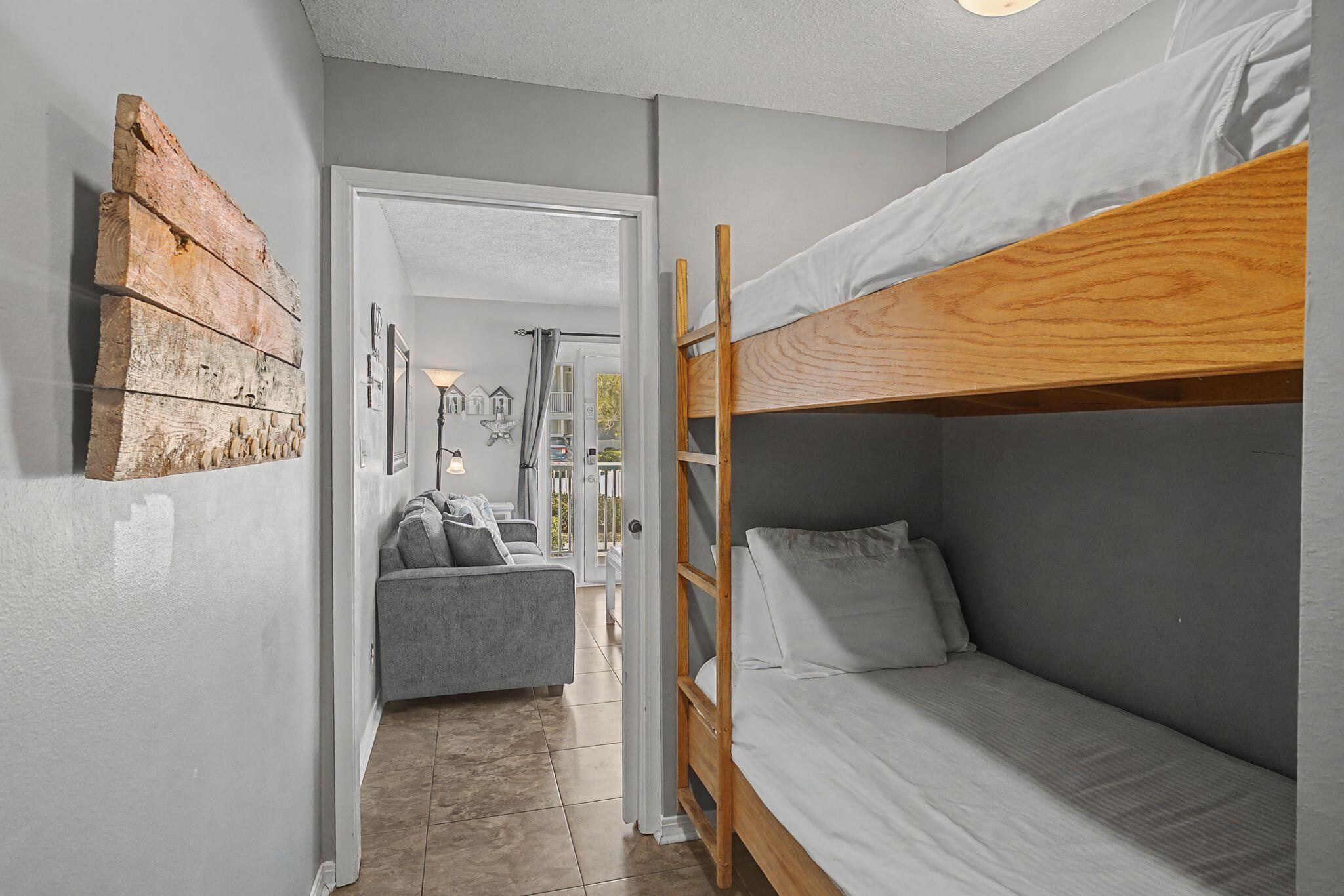 SUMMER BREEZE CONDO - Residential
