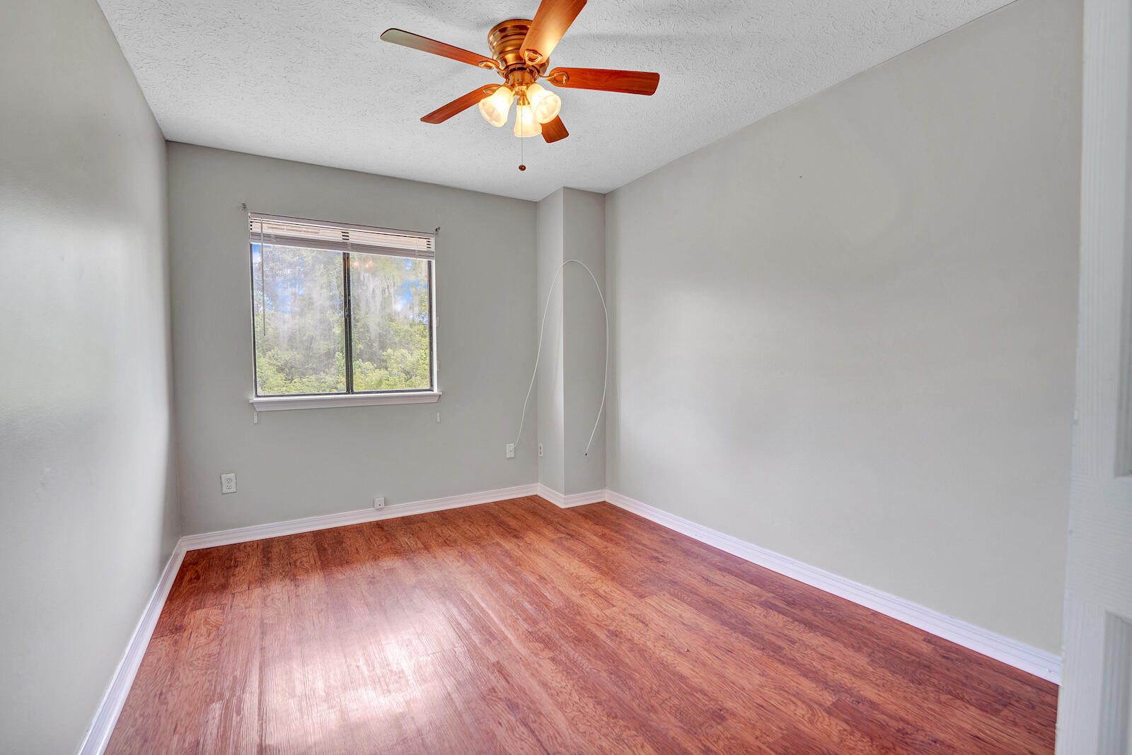 NORTHSIDE ESTATES - Residential Lease