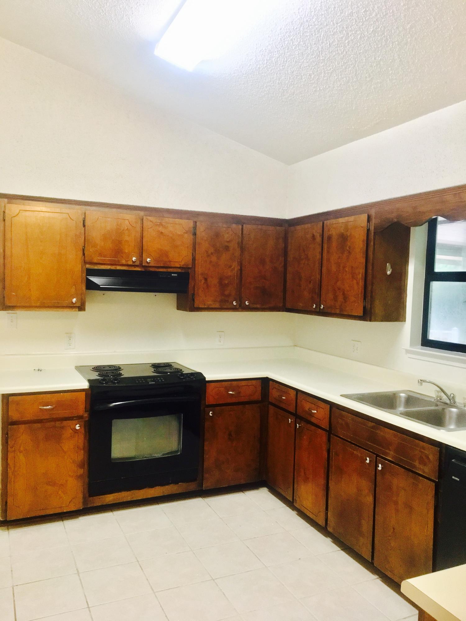 COUNTRYVIEW ESTATES - Residential Lease
