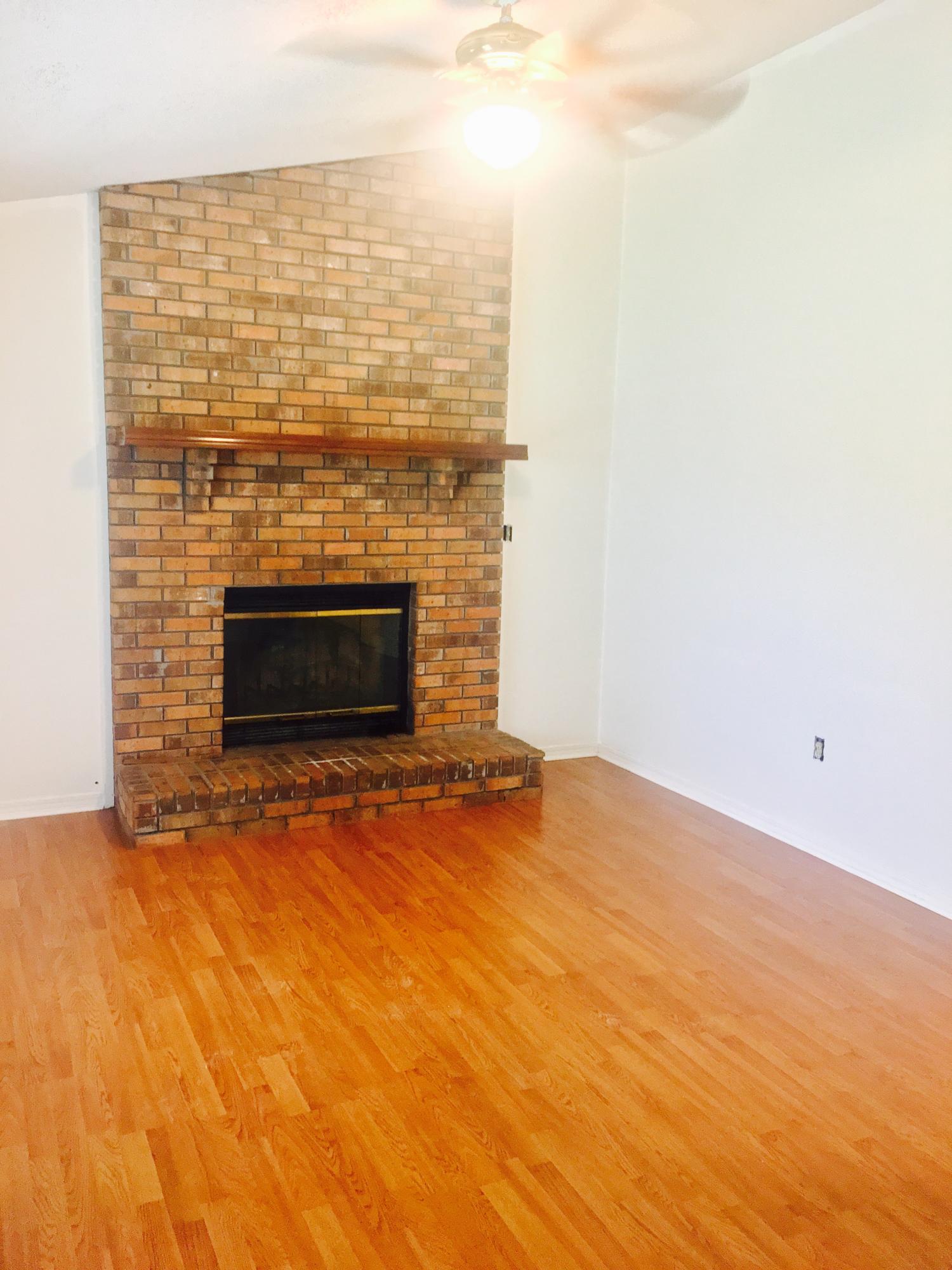 COUNTRYVIEW ESTATES - Residential Lease