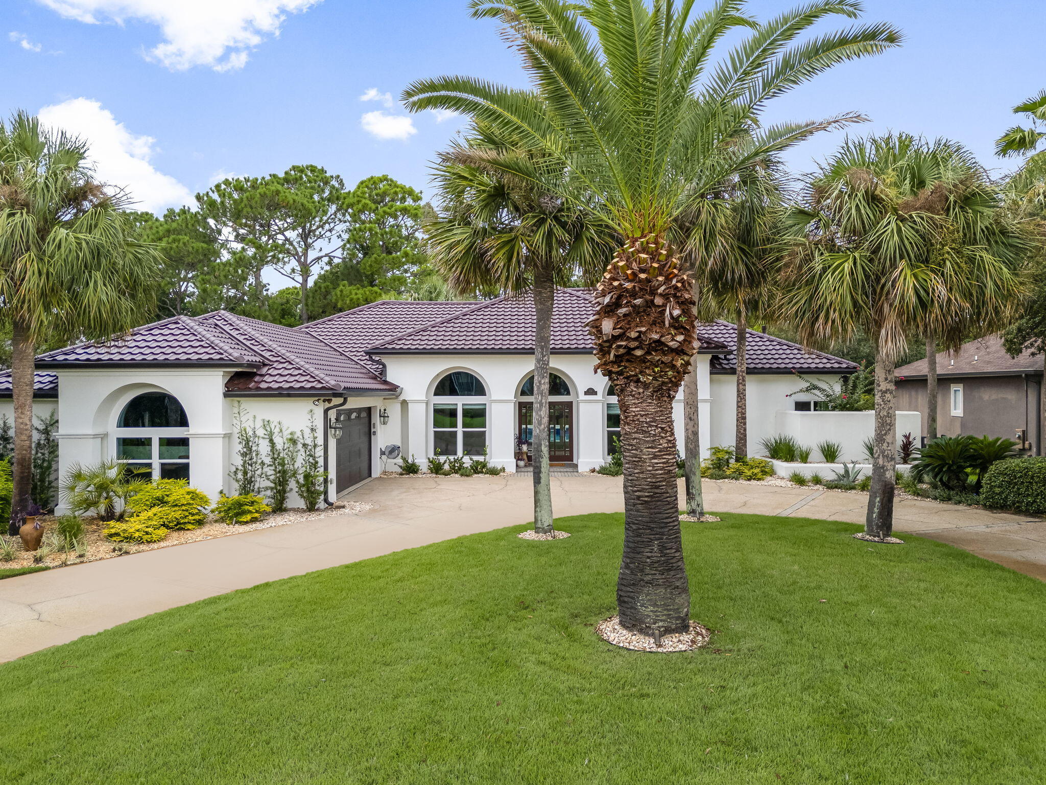 EMERALD BAY  BAYWINDS GOLF EST PH 2 - Residential