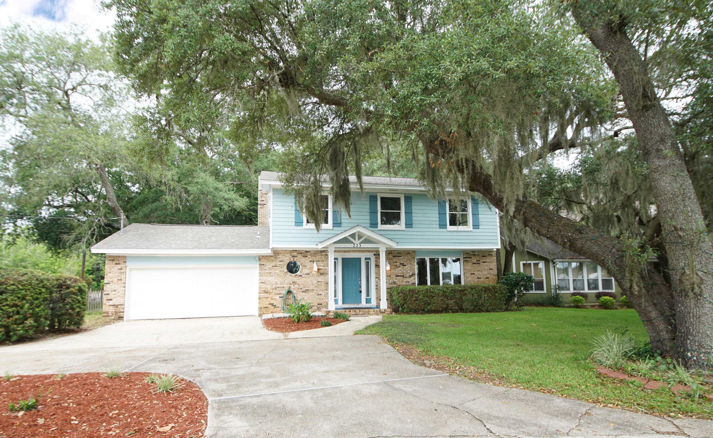 WATERFRONT ACCESS, Unobstructed view of water. adjacent to boat launch and Florida Park, plus only 5 minutes to inside Eglin AFB! Over 2,000 square feet of ''livable space''-with full basement with two rooms and a full bath not included in sq. ftg above. Kitchen recently remodeled with quartz counters and farm sink. Enclosed Patio and large backyard offers comfort for family and entertaining. Located in a quiet, friendly, family orientated community.  Available July 15th. Come check it out!