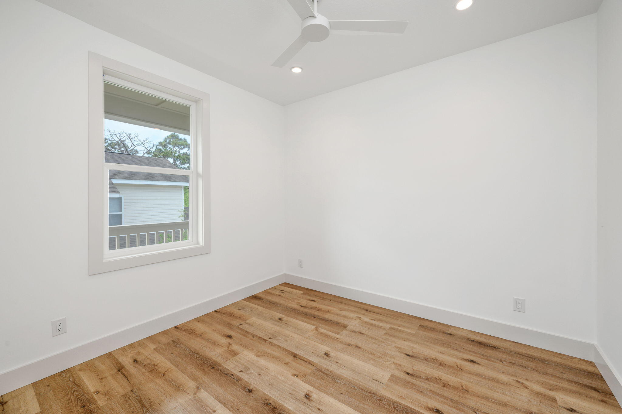 ENCHANTED ESTATES - Residential Lease