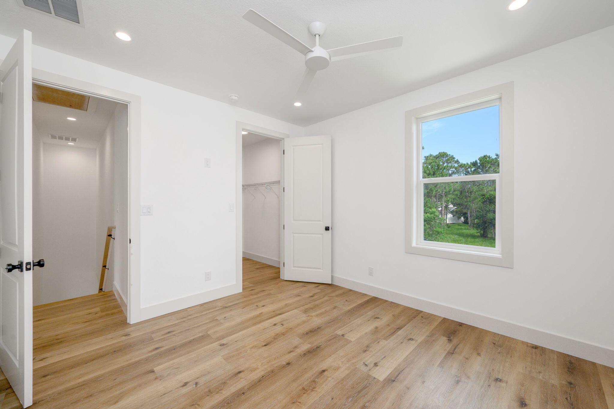 ENCHANTED ESTATES - Residential Lease