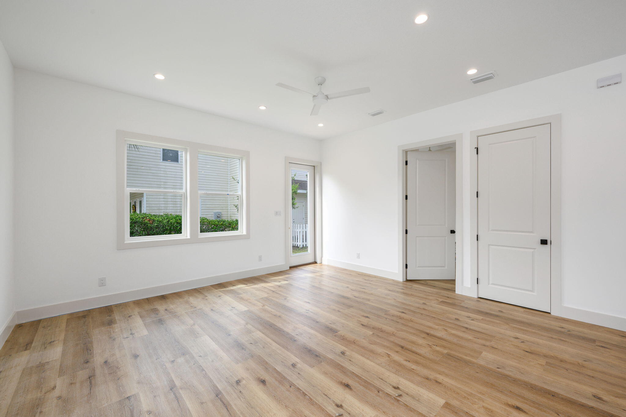 ENCHANTED ESTATES - Residential Lease