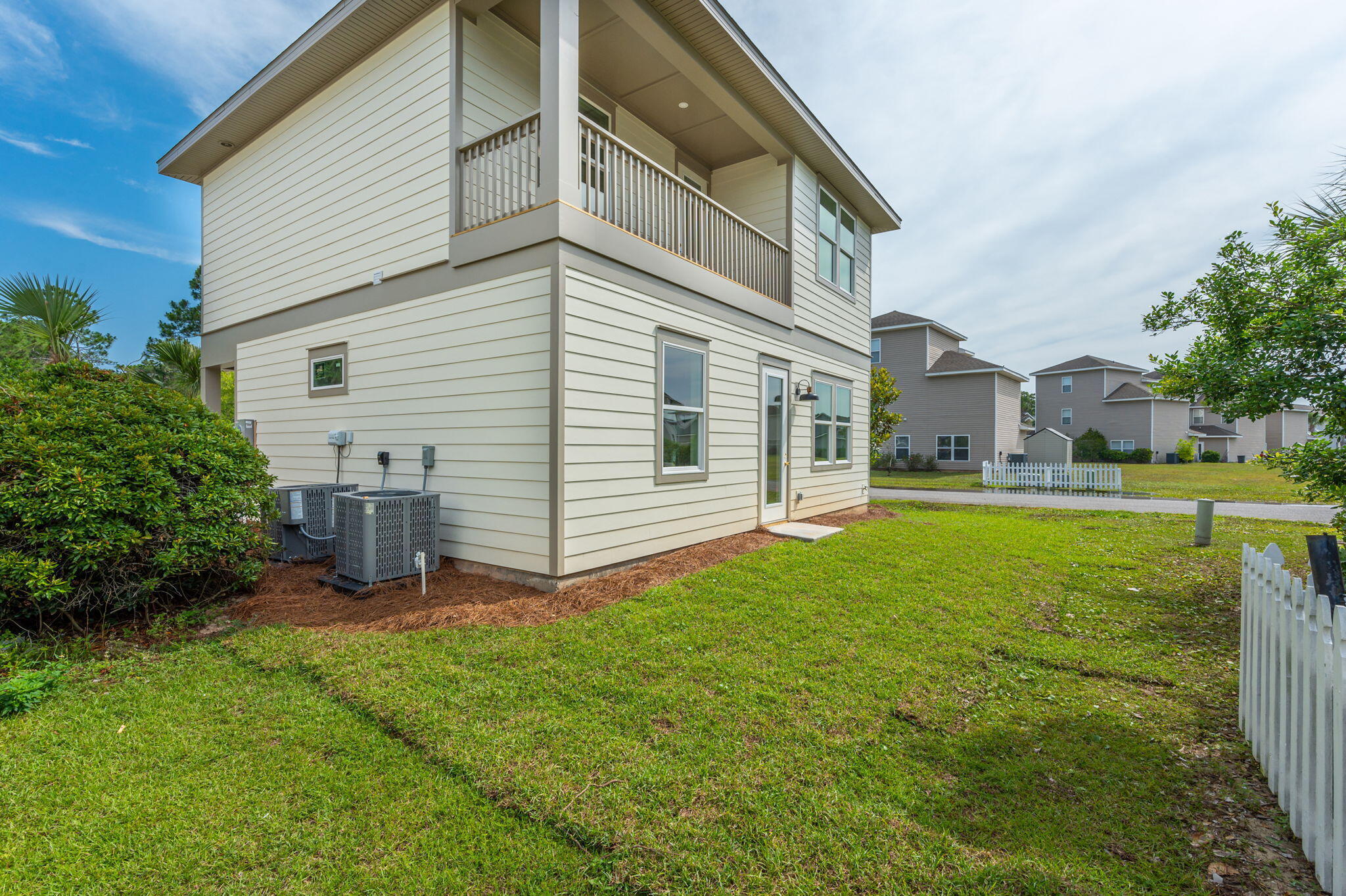 ENCHANTED ESTATES - Residential Lease