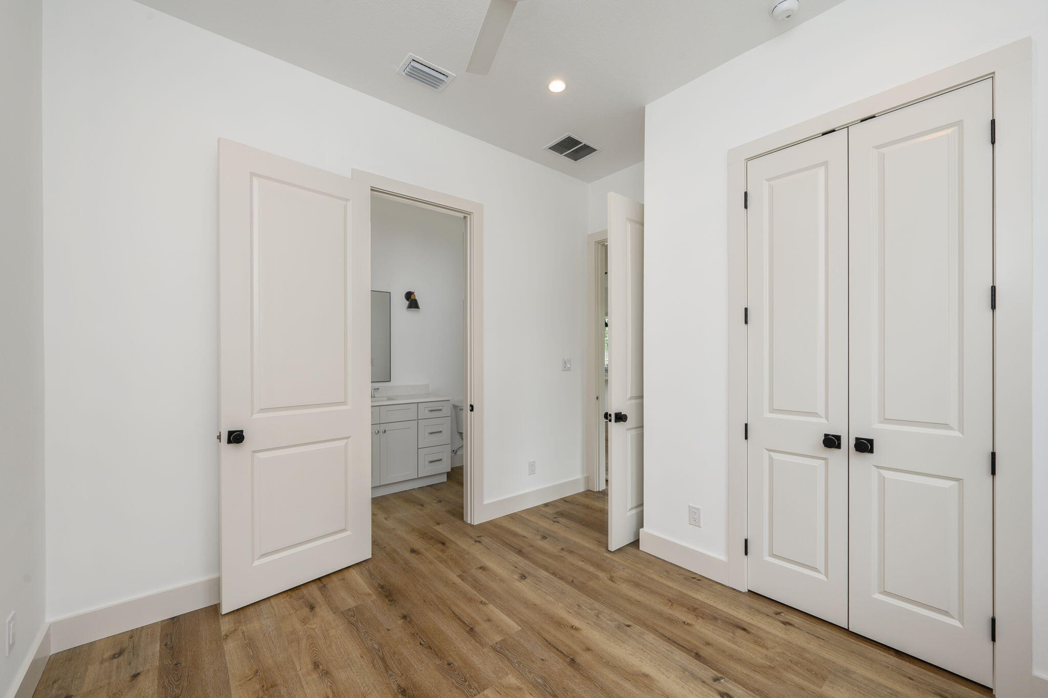 ENCHANTED ESTATES - Residential Lease