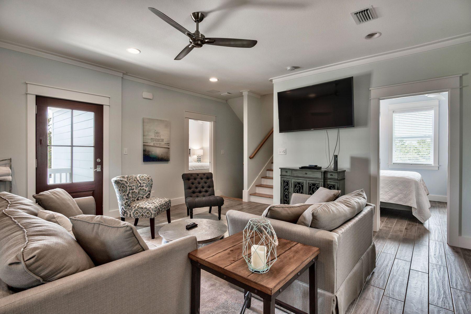 EMERALD WATERS VILLAGE - Residential