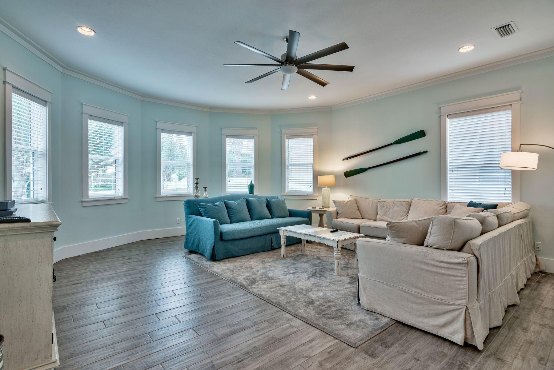 EMERALD WATERS VILLAGE - Residential