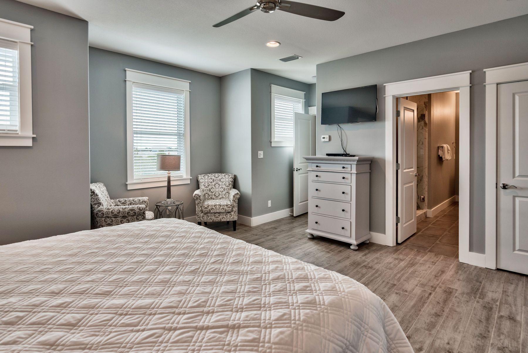 EMERALD WATERS VILLAGE - Residential