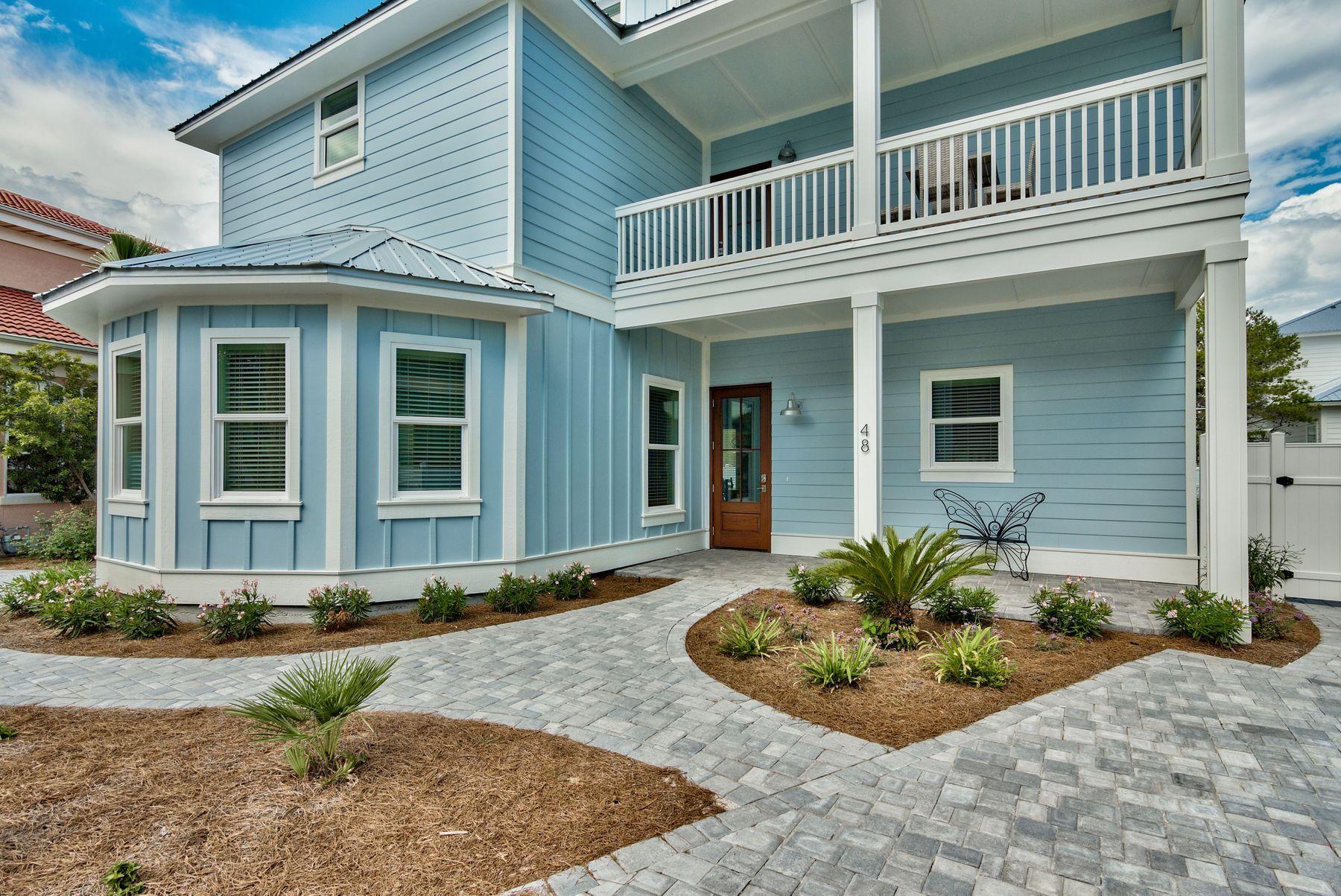 EMERALD WATERS VILLAGE - Residential