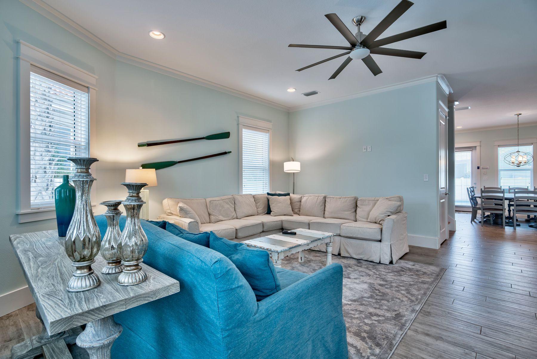 EMERALD WATERS VILLAGE - Residential