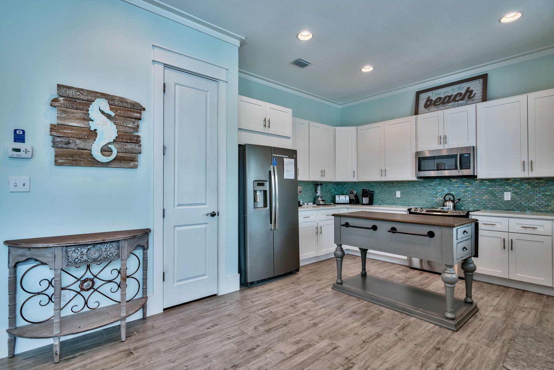 EMERALD WATERS VILLAGE - Residential