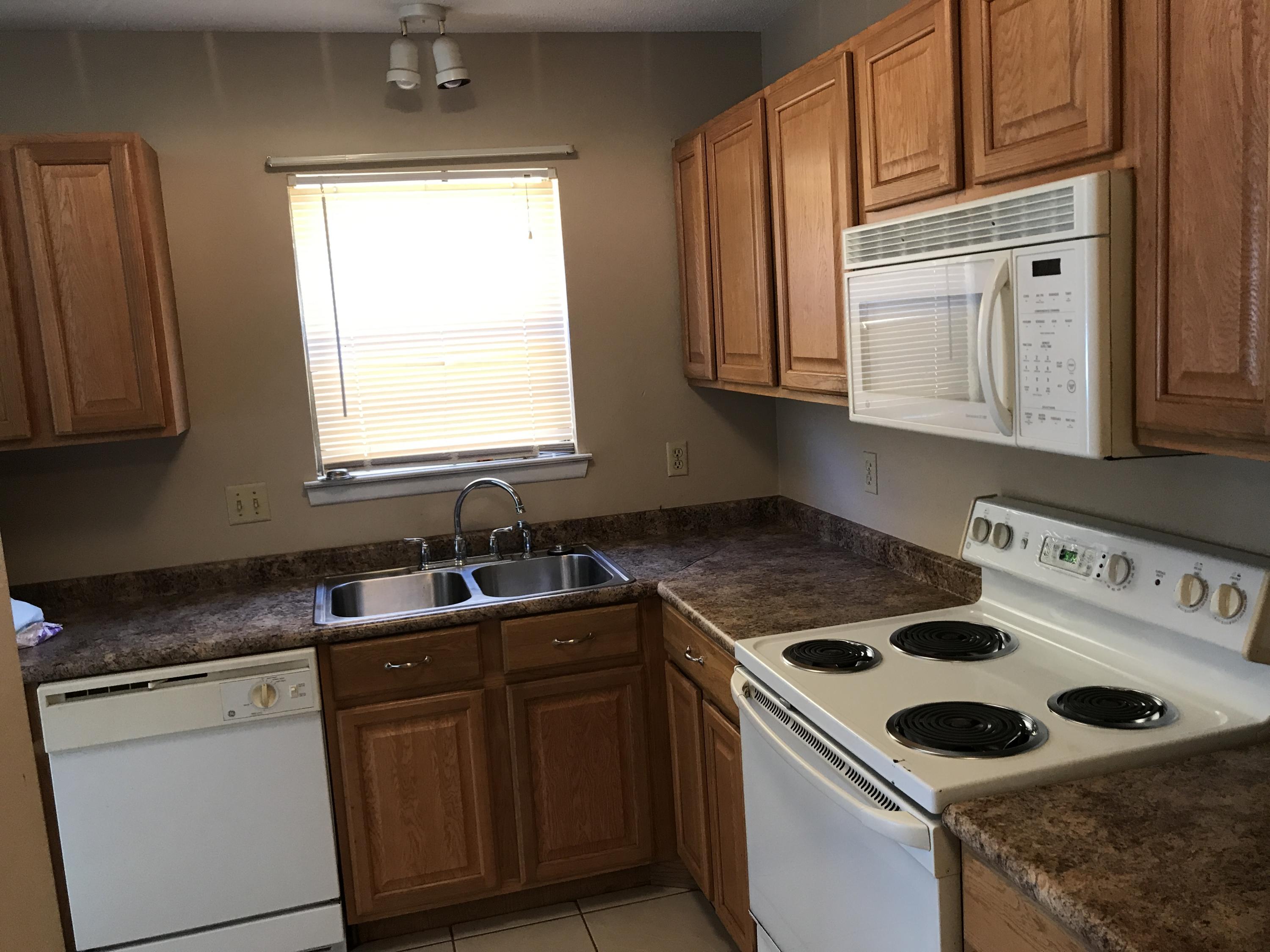 PORT DIXIE - Residential Lease