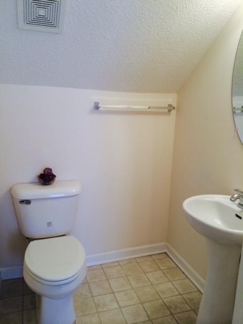 ROLLING PINES - Residential Lease