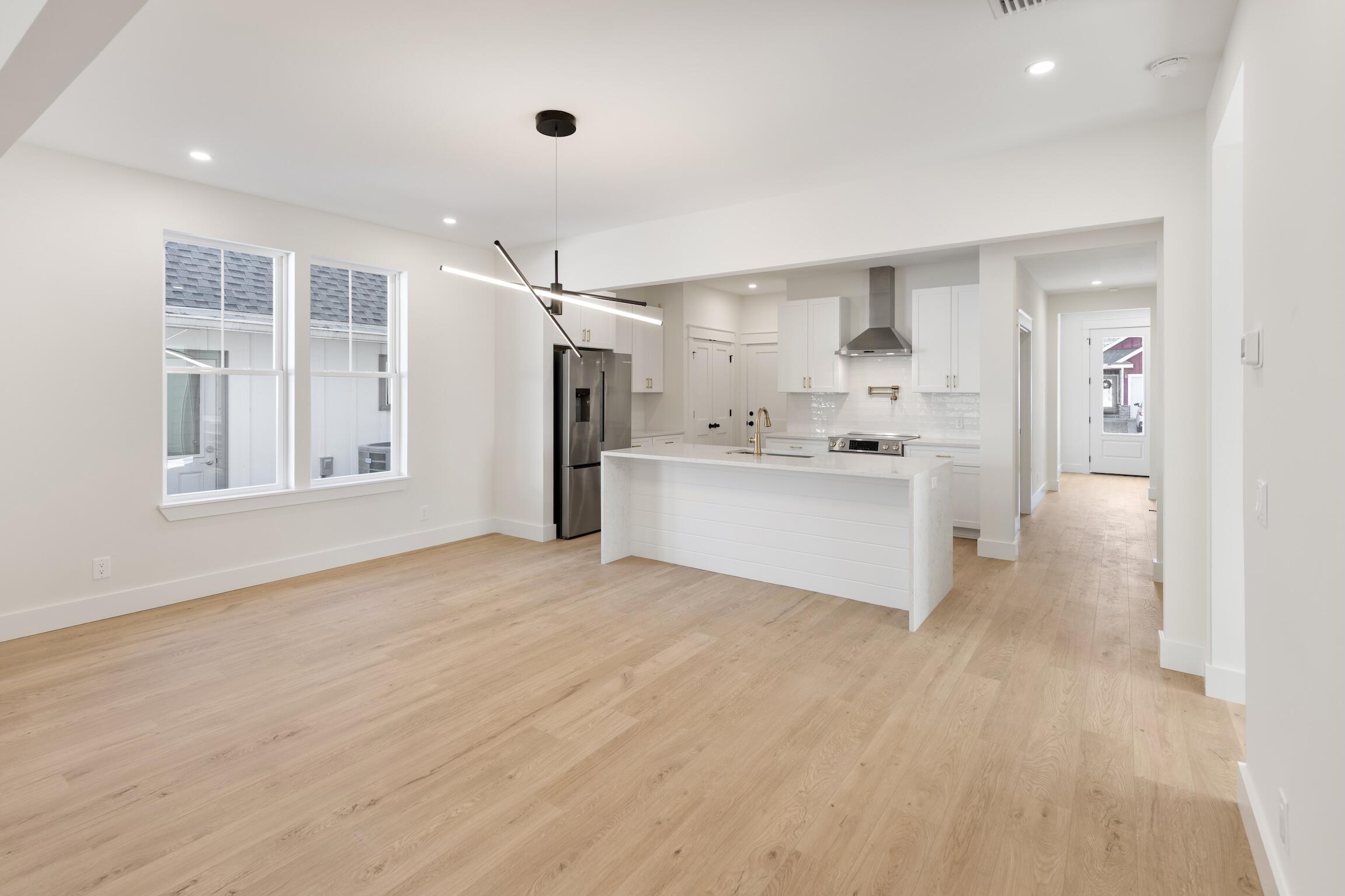LAGRANGE LANDING - Residential