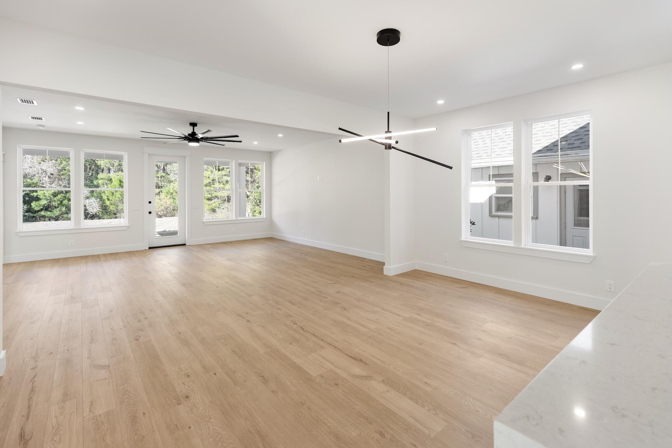 LAGRANGE LANDING - Residential