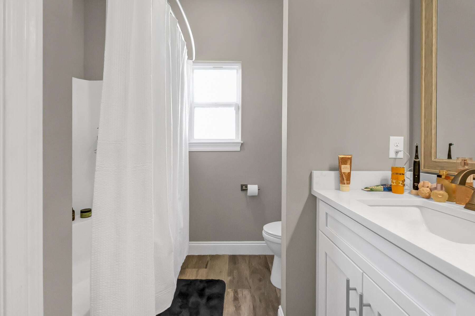 CRESCENT SHORES - Residential Lease