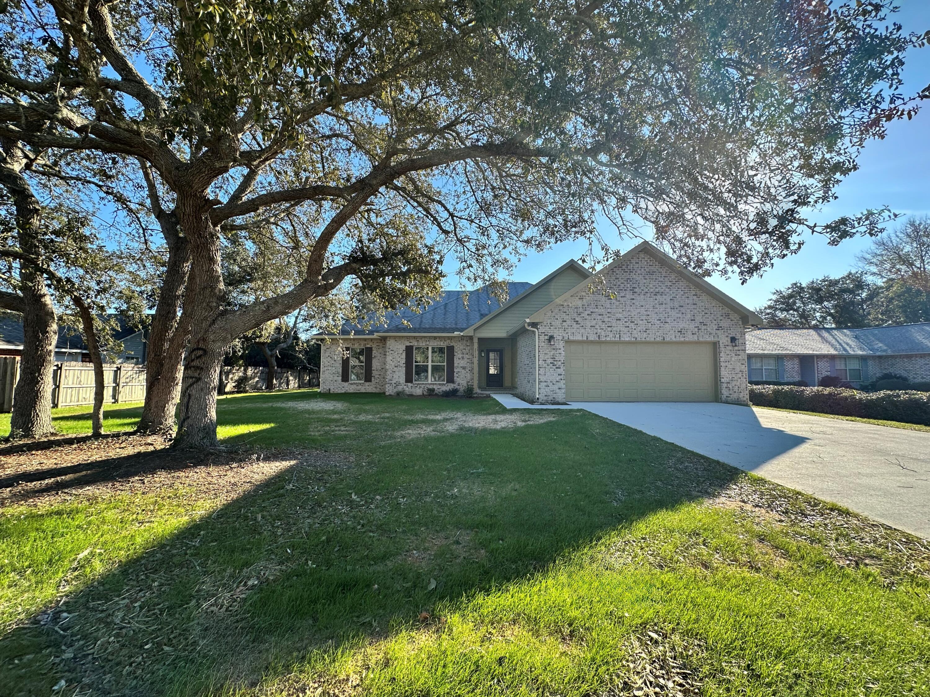 COUNTRY BREEZE ESTATES - Residential