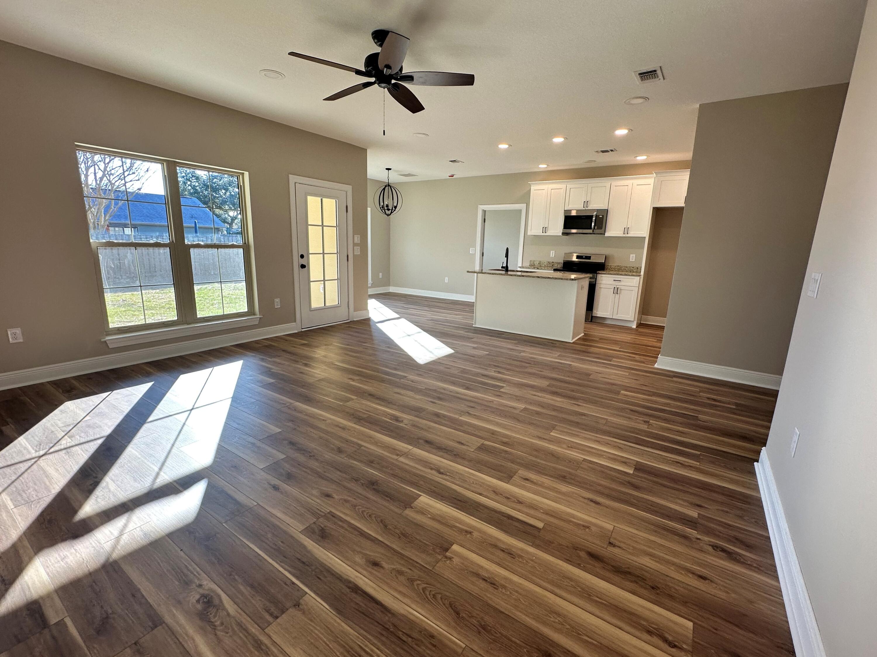 COUNTRY BREEZE ESTATES - Residential