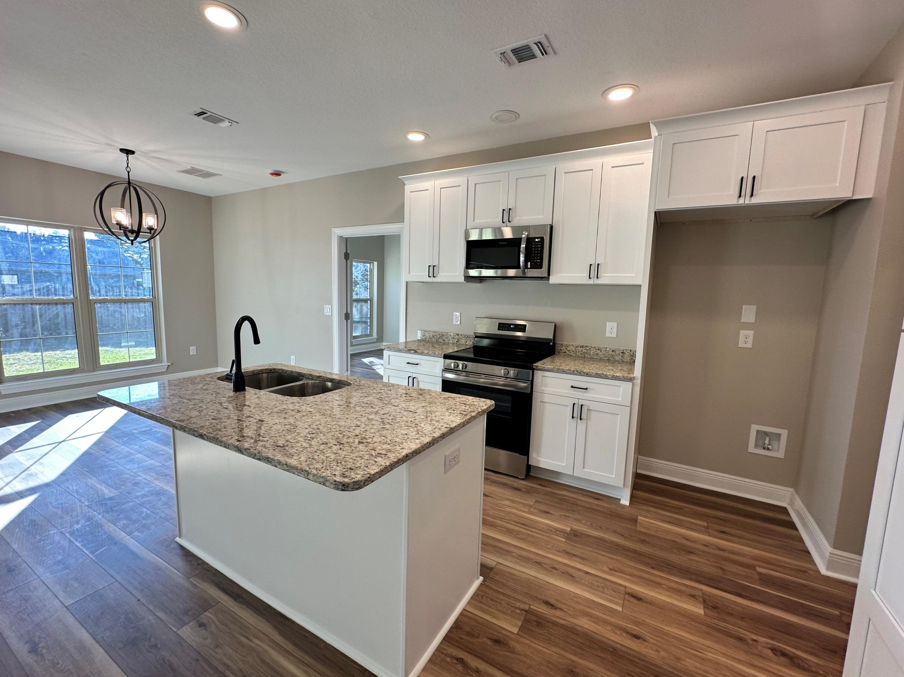 COUNTRY BREEZE ESTATES - Residential
