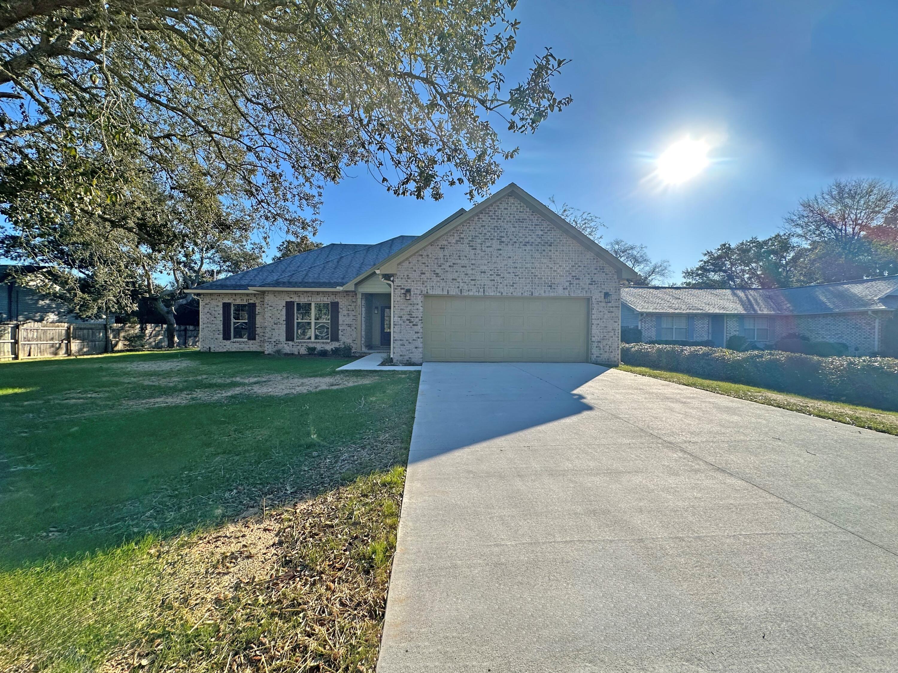 COUNTRY BREEZE ESTATES - Residential