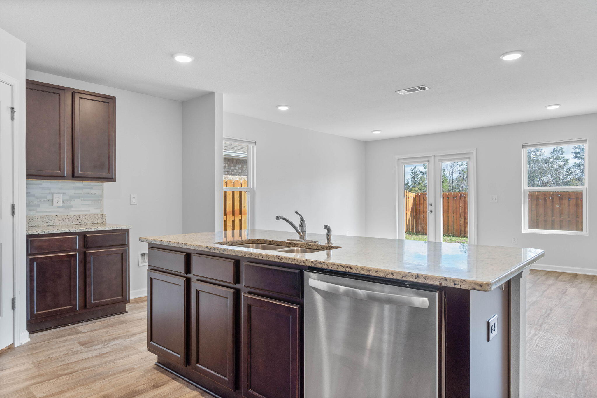 Redstone Commons - Residential Lease
