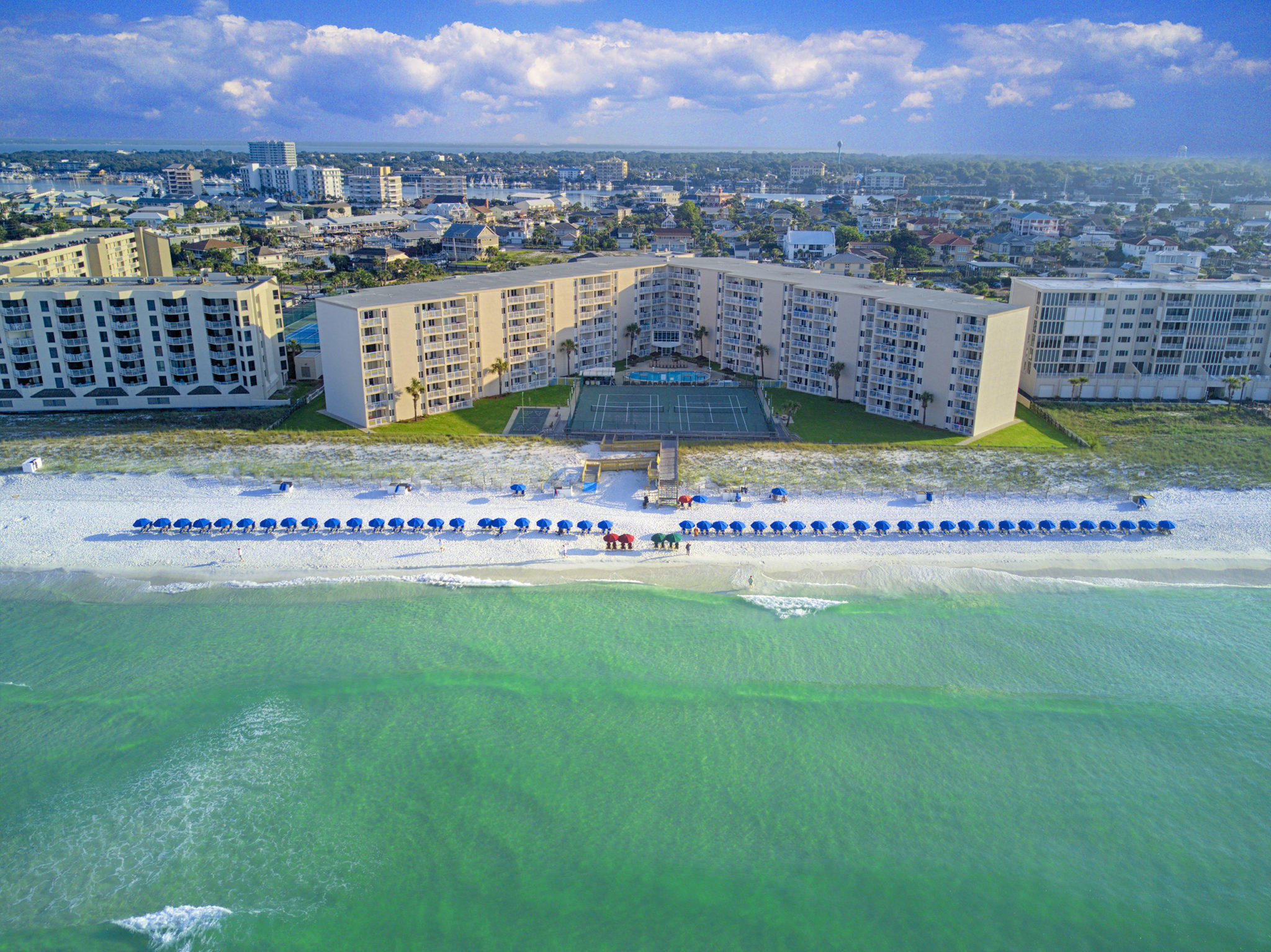 HOLIDAY SURF & RACQUET CLUB - Residential