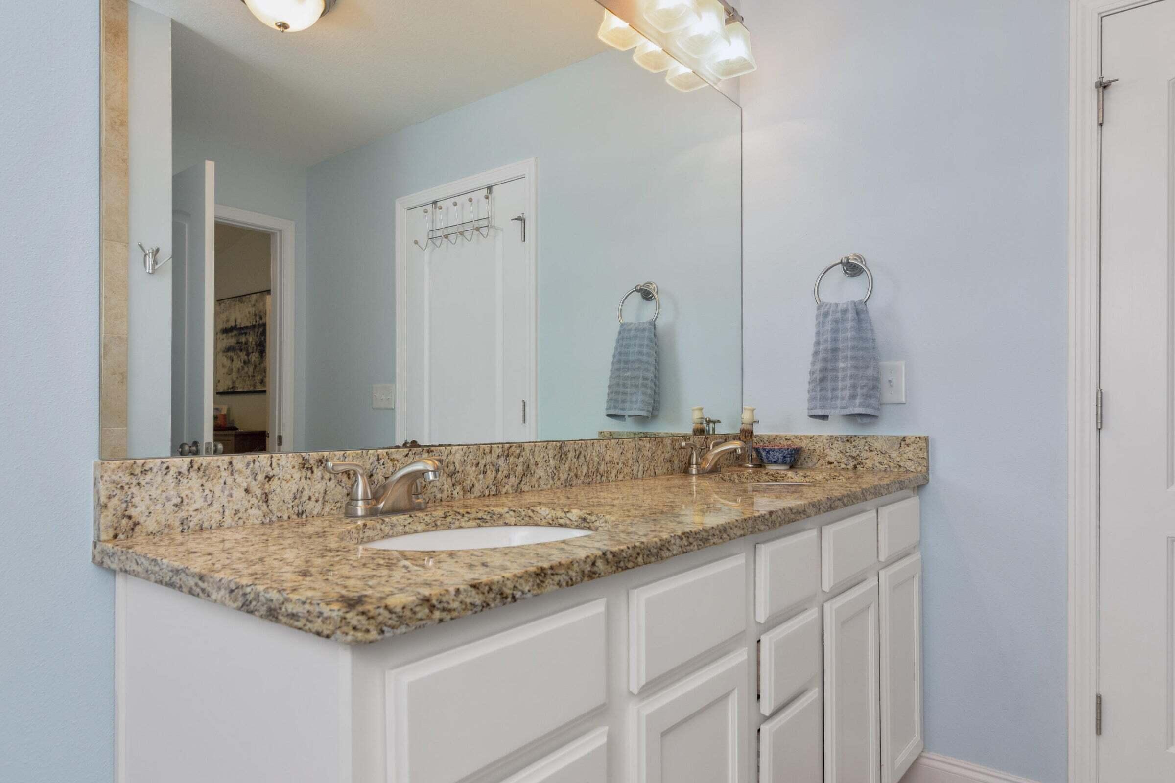 VALPARAISO PINECREST 5 - Residential Lease