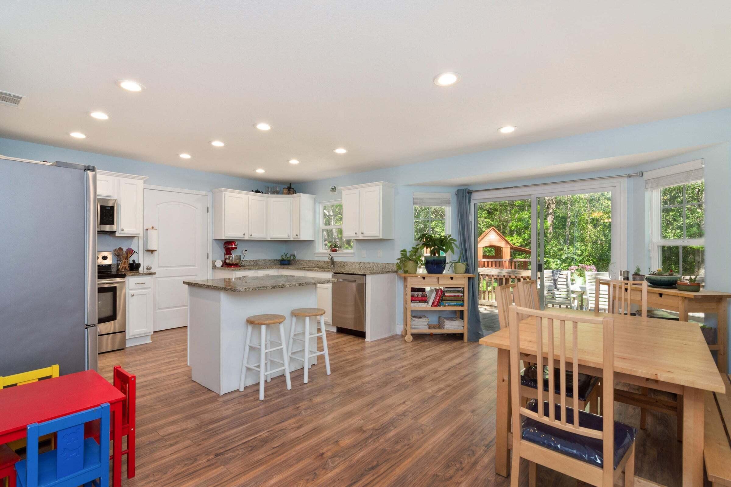 VALPARAISO PINECREST 5 - Residential Lease