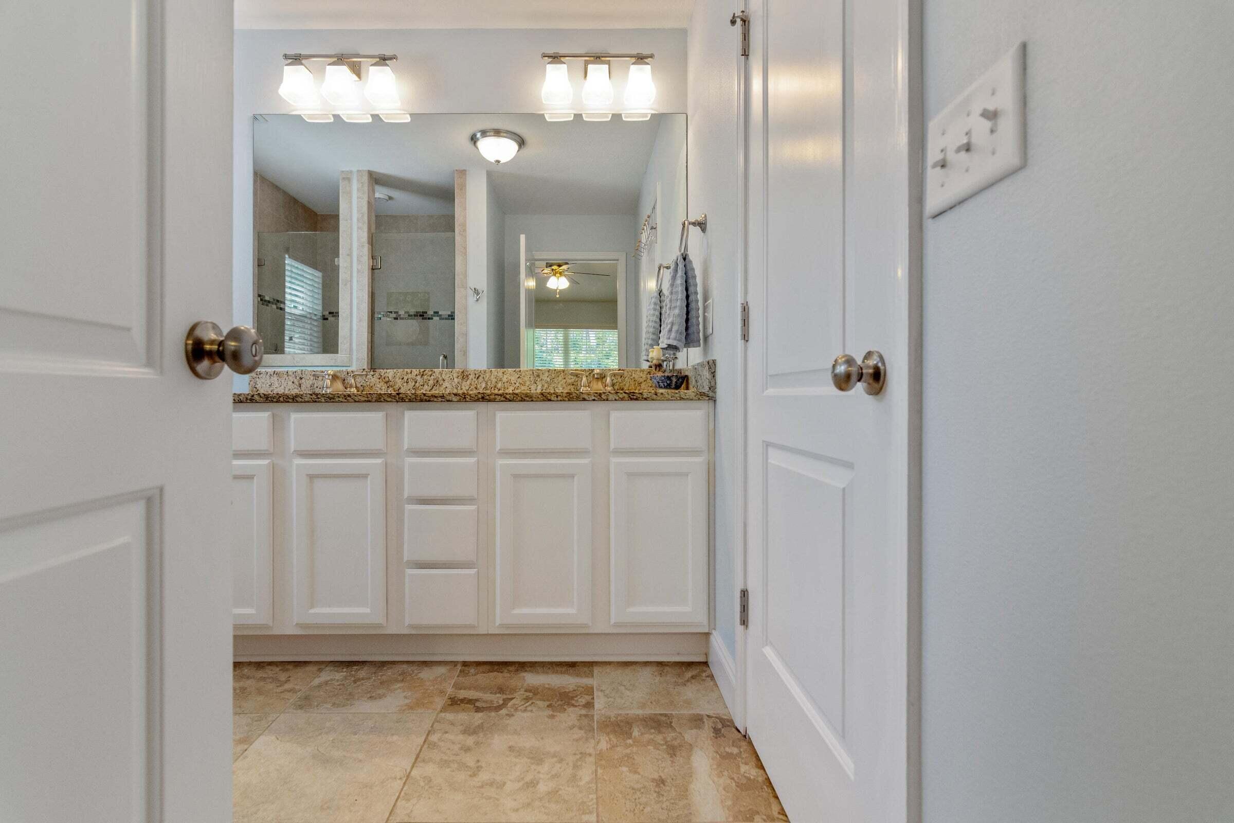 VALPARAISO PINECREST 5 - Residential Lease