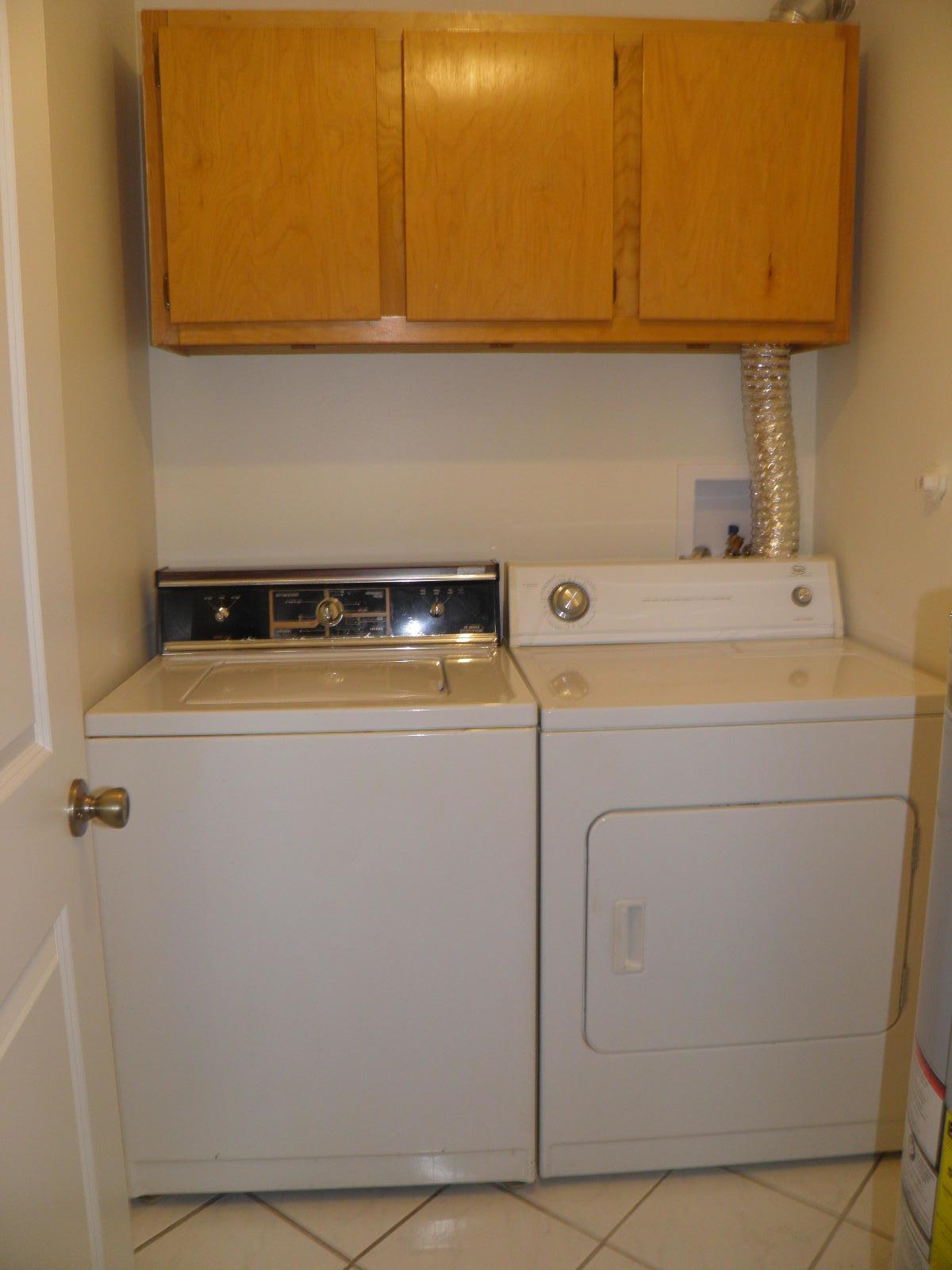 COLONY ESTATES - Residential Lease