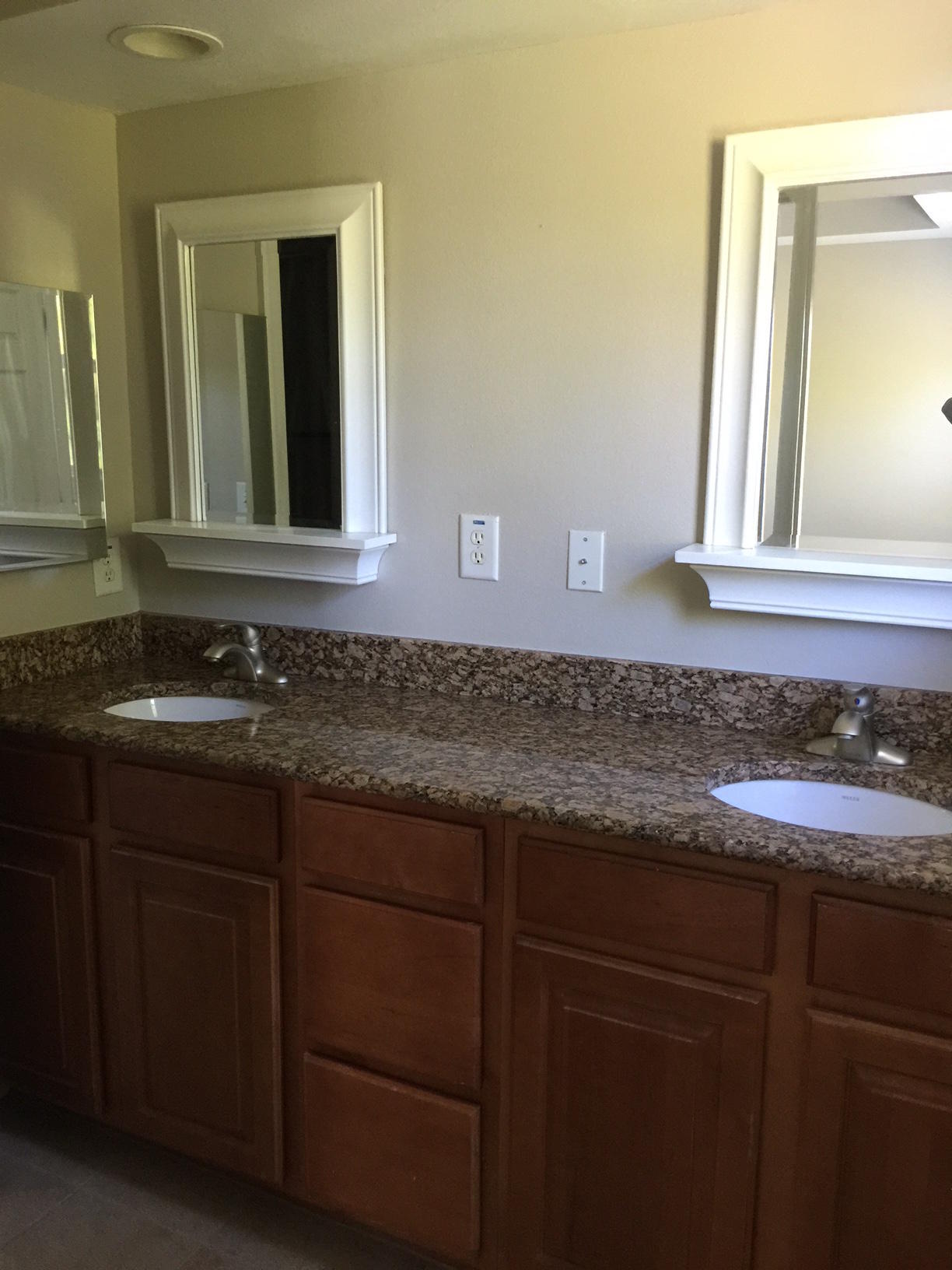 EAGLE BAY - Residential Lease