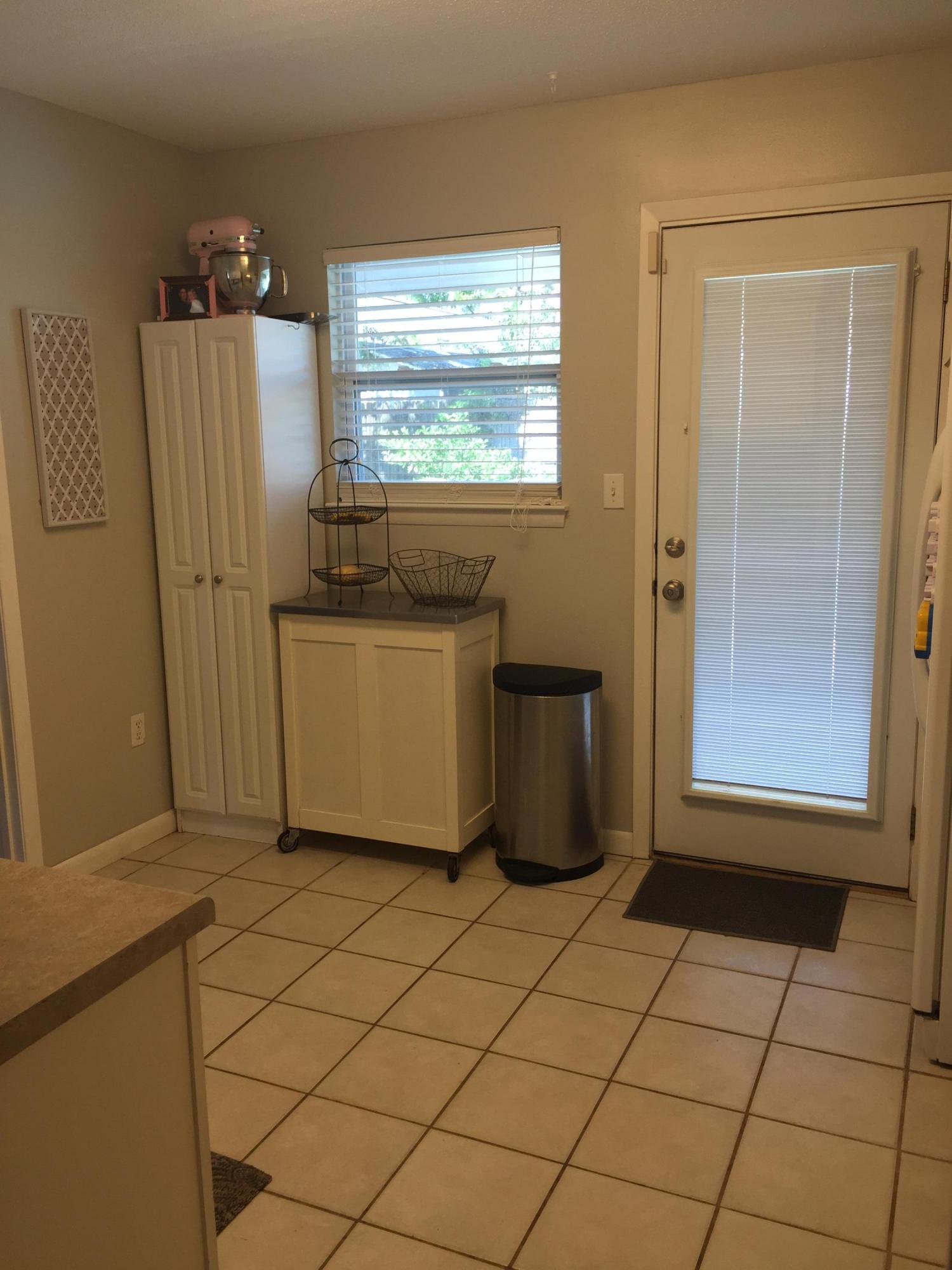 PORT DIXIE - Residential Lease
