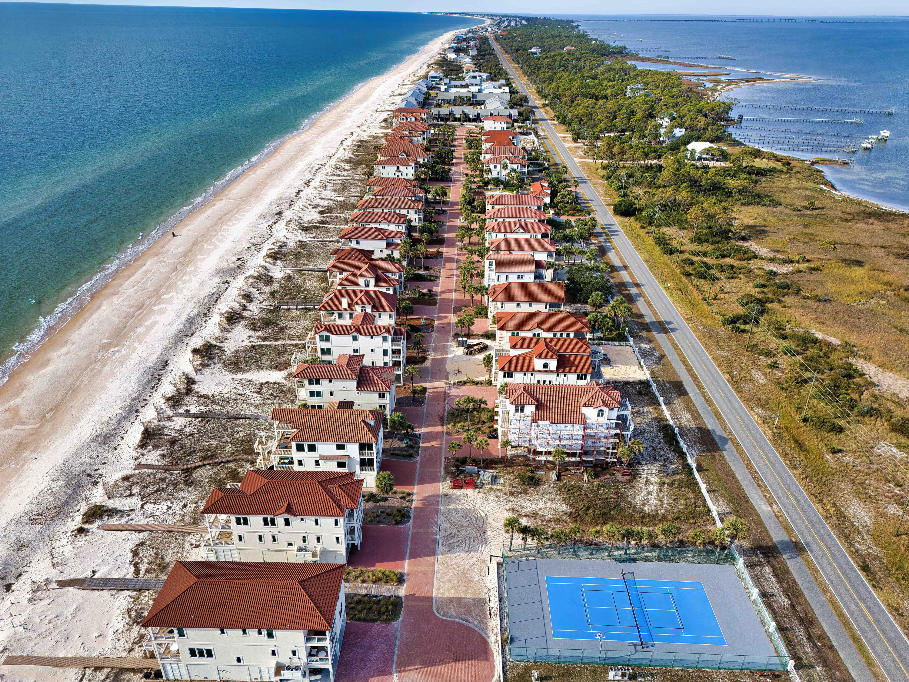 SUNSET BEACH - Land
